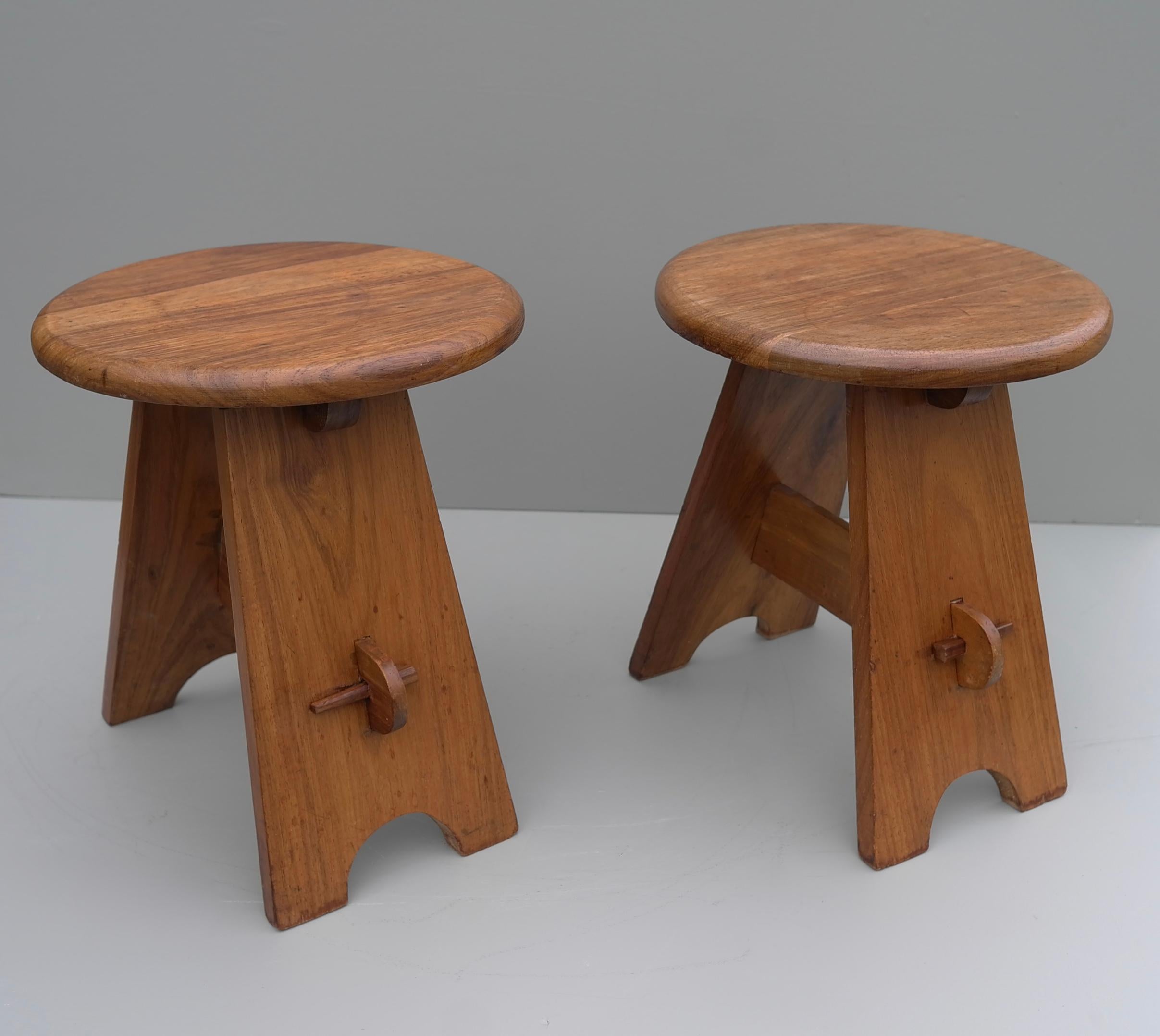 Pair of Midcentury Stools in Solid Elm Wood, France, 1950s For Sale 2