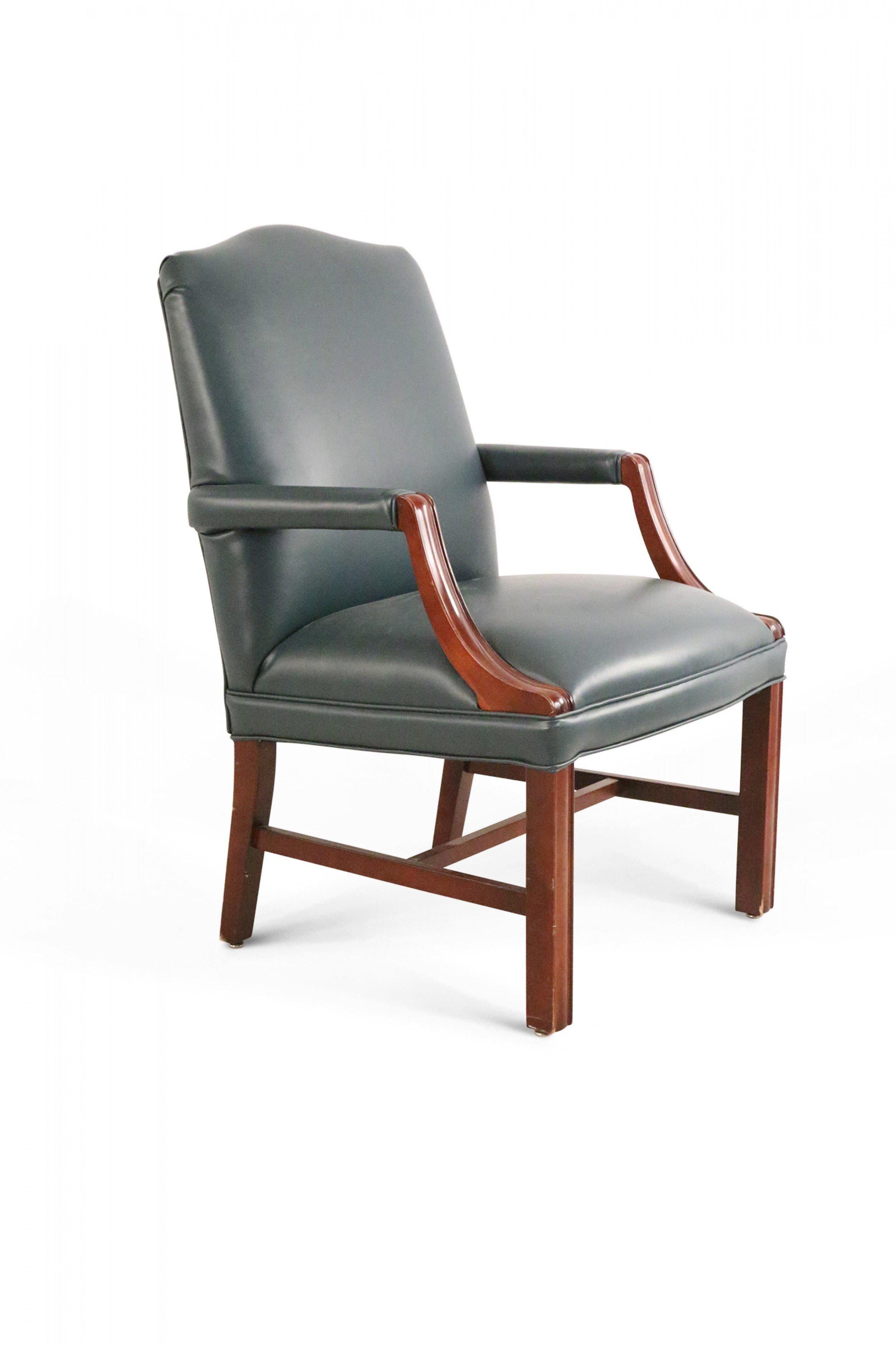 Paar blaue Kunstleder- und Holz-Bürosessel im Mid-Century-Stil (Unbekannt) im Angebot