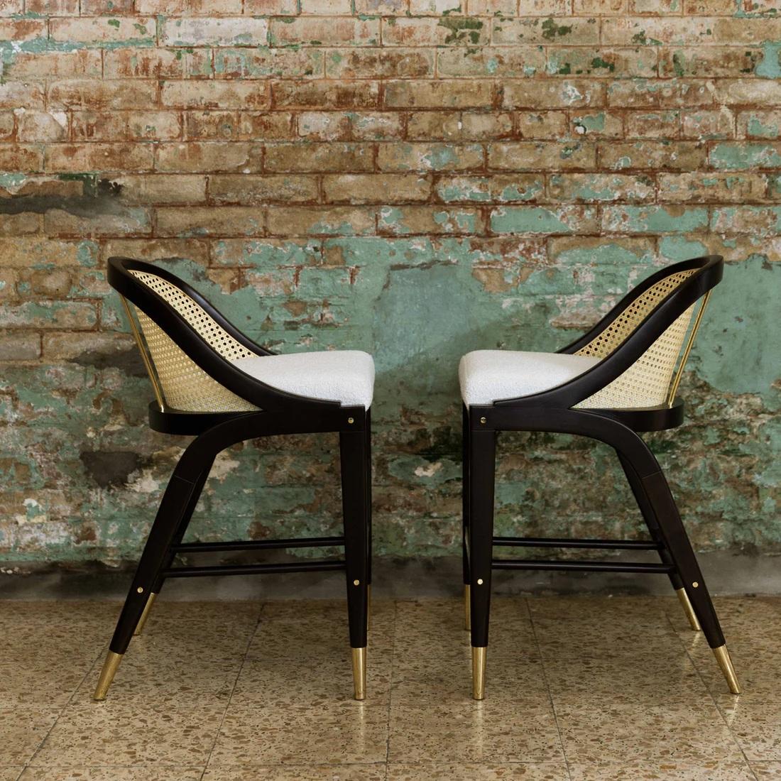 Coppia di sgabelli da banco in stile metà secolo in Oak Oak e Boucle ricco in vendita 2