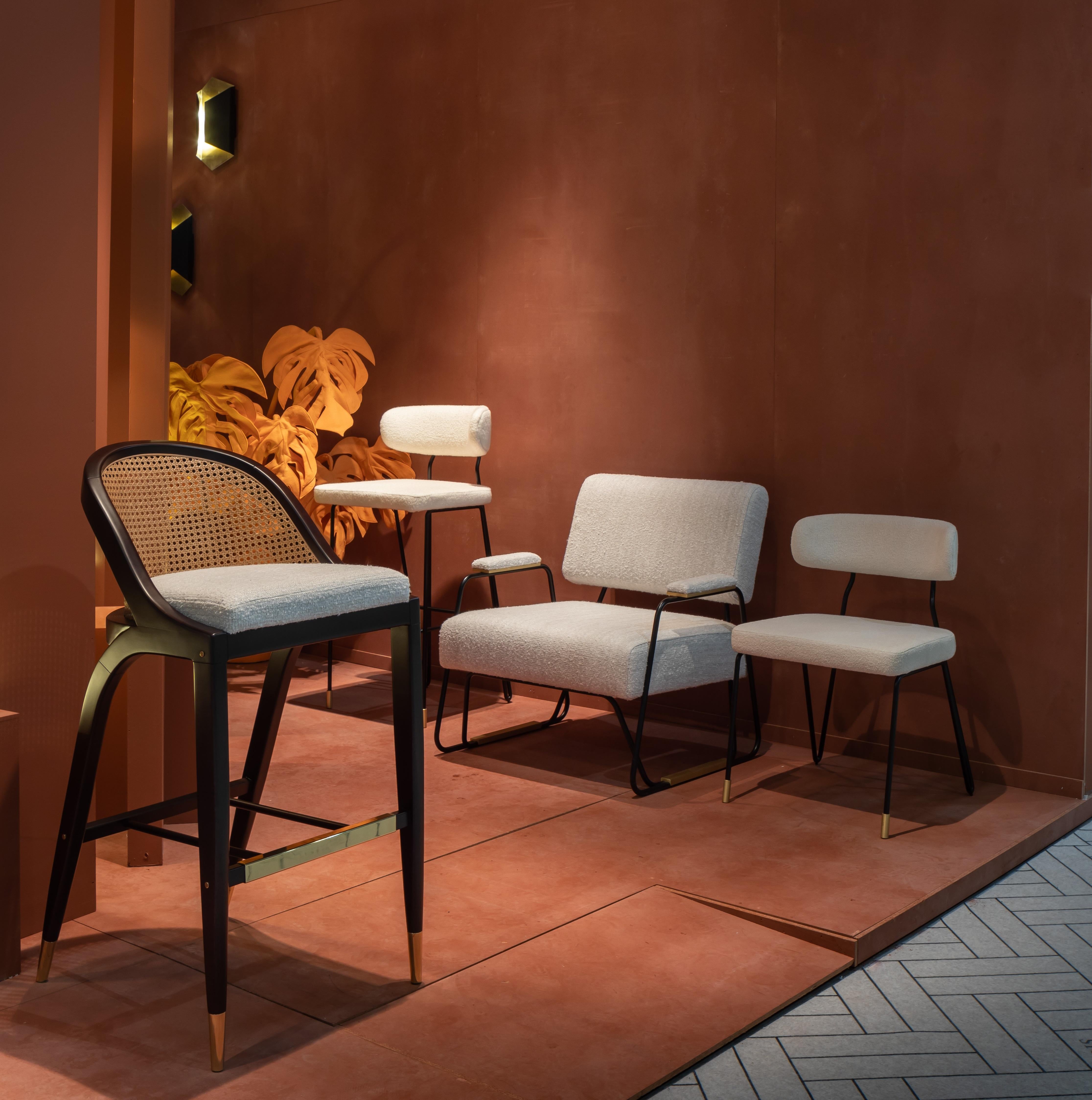 Europeo Coppia di sgabelli da banco in stile metà secolo in Oak Oak e Boucle ricco in vendita