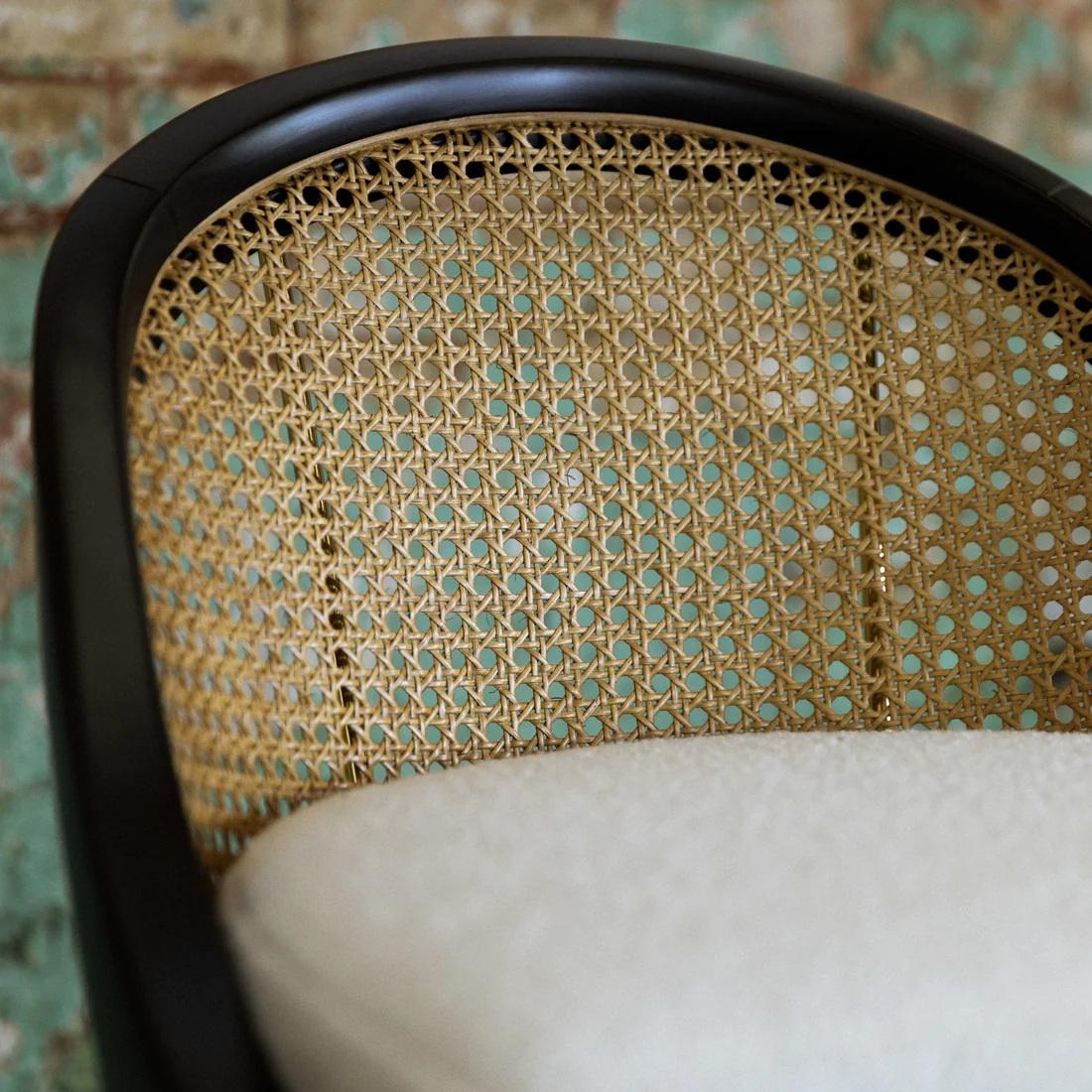 Coppia di sgabelli da banco in stile metà secolo in Oak Oak e Boucle ricco in vendita 1