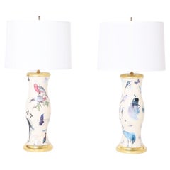 Ein Paar Decoupage-Tischlampen im Stil der Jahrhundertmitte mit Vögeln