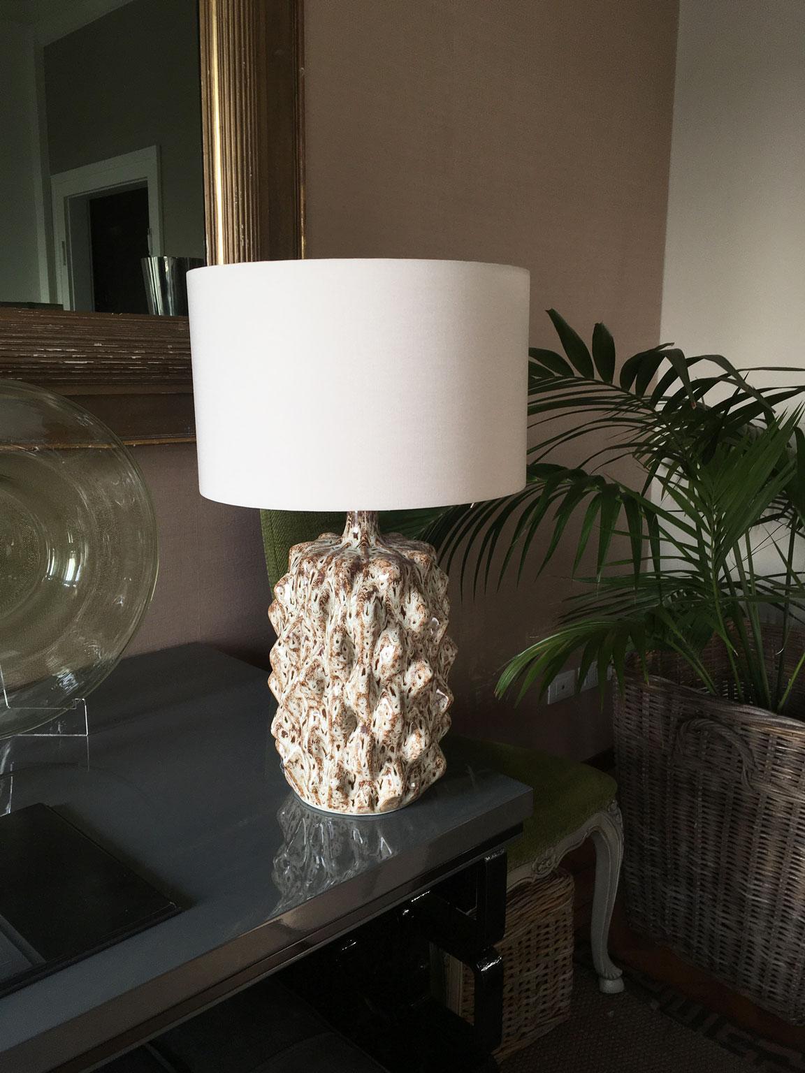 Coppia di lampade da tavolo in ceramica smaltata verde in stile metà secolo in vendita 3