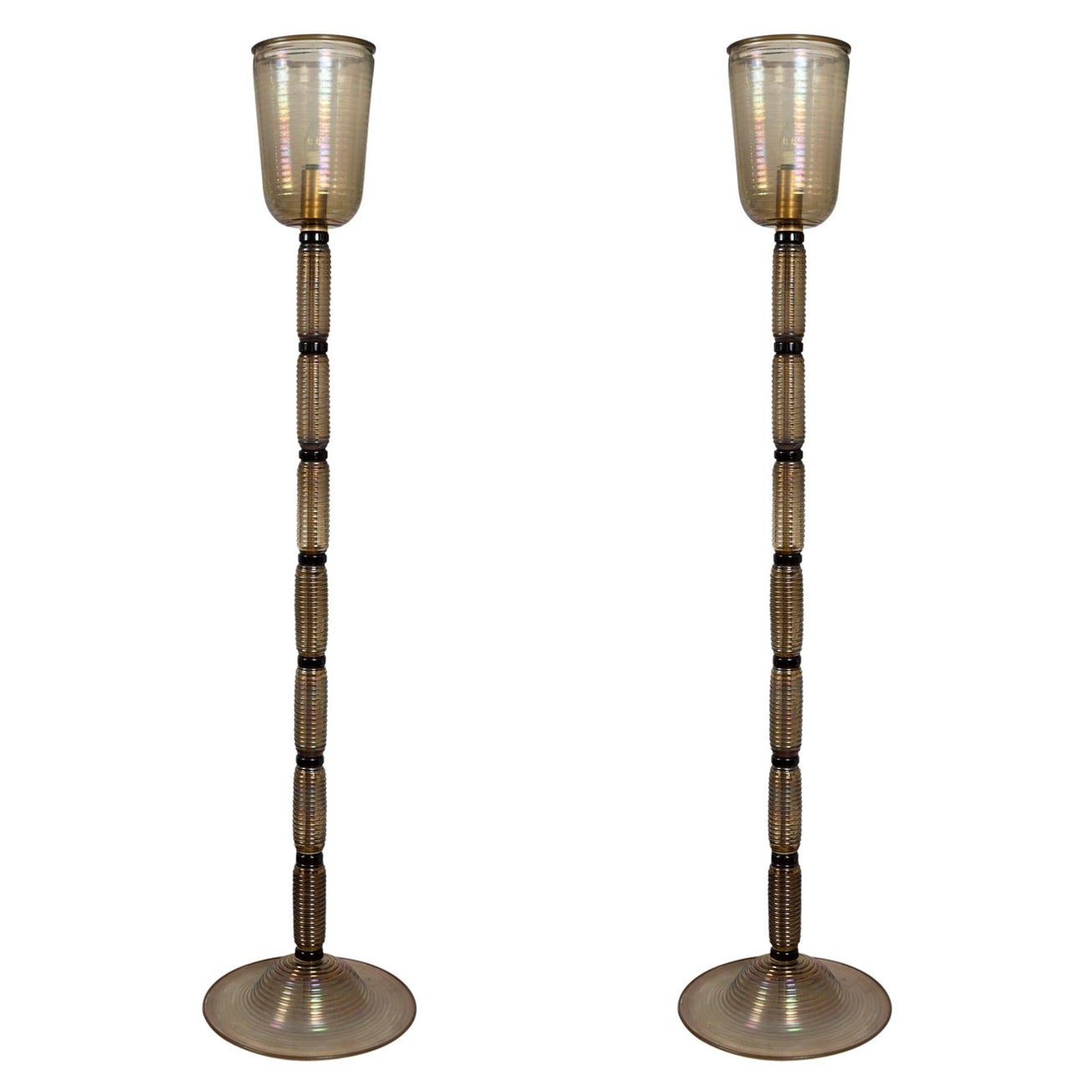 Coppia di lampade da terra Torchiere soffiate a fumo in stile Mid Century