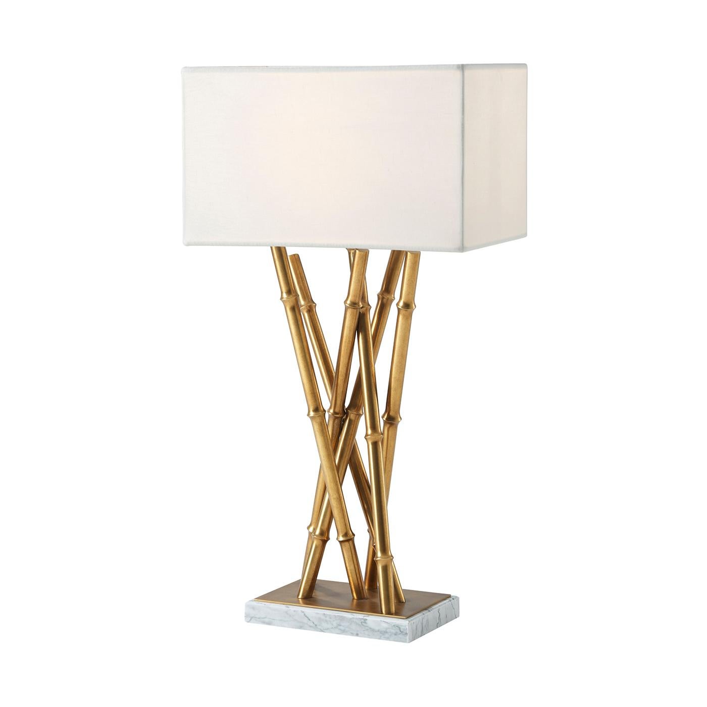 Vietnamien Paire de lampes de table de style mi-siècle en vente