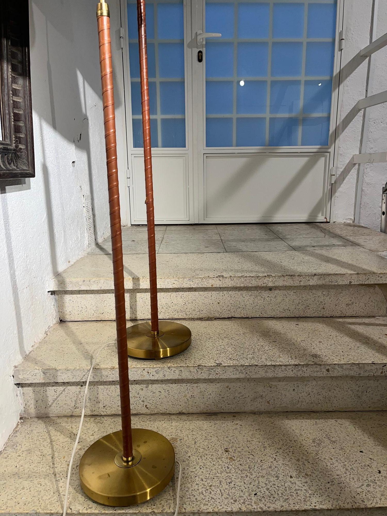 Pair of Mid-Century Sweden Brass and Leather Floor Lamps by Einar Bäckström. For Sale 2