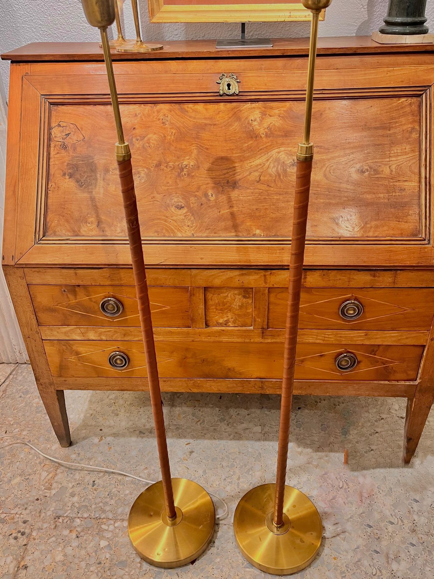 Pair of Mid-Century Sweden Brass and Leather Floor Lamps by Einar Bäckström. For Sale 4