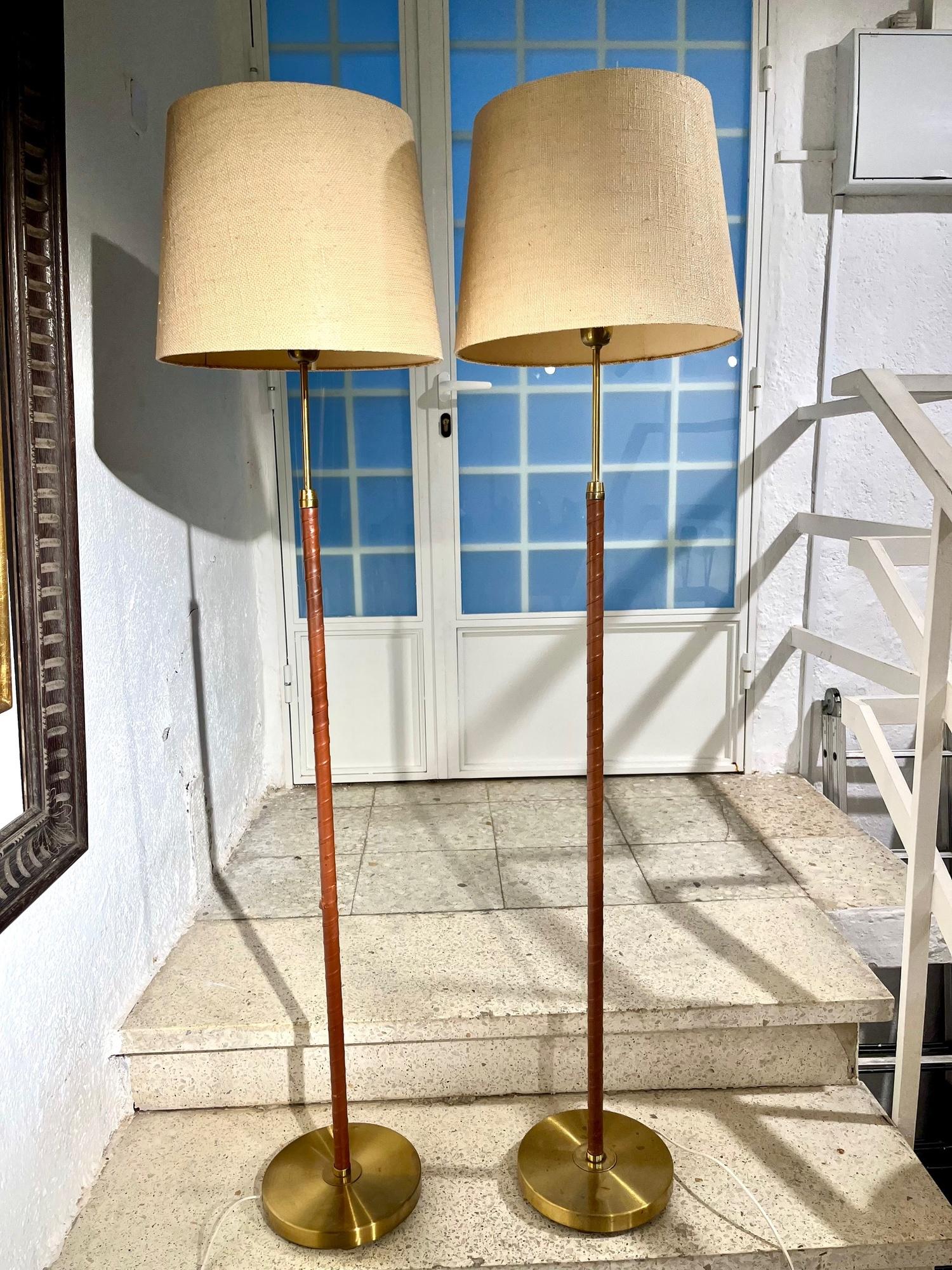 Pair of Mid-Century Sweden Brass and Leather Floor Lamps by Einar Bäckström. For Sale 1