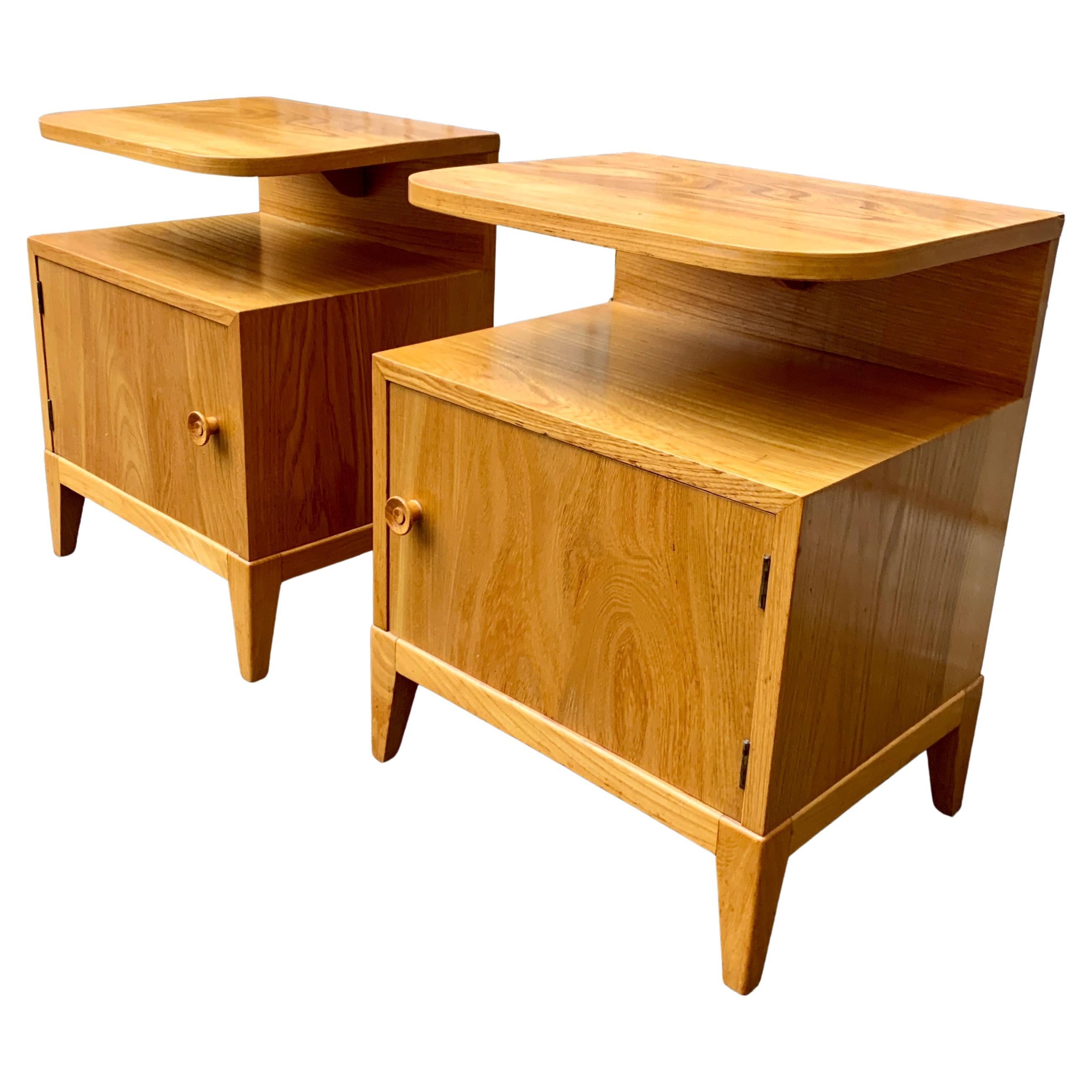 Pair of Mid-Century Swedish Grace Nightstands In Elm And Oak Wood In Good Condition In Haddonfield, NJ