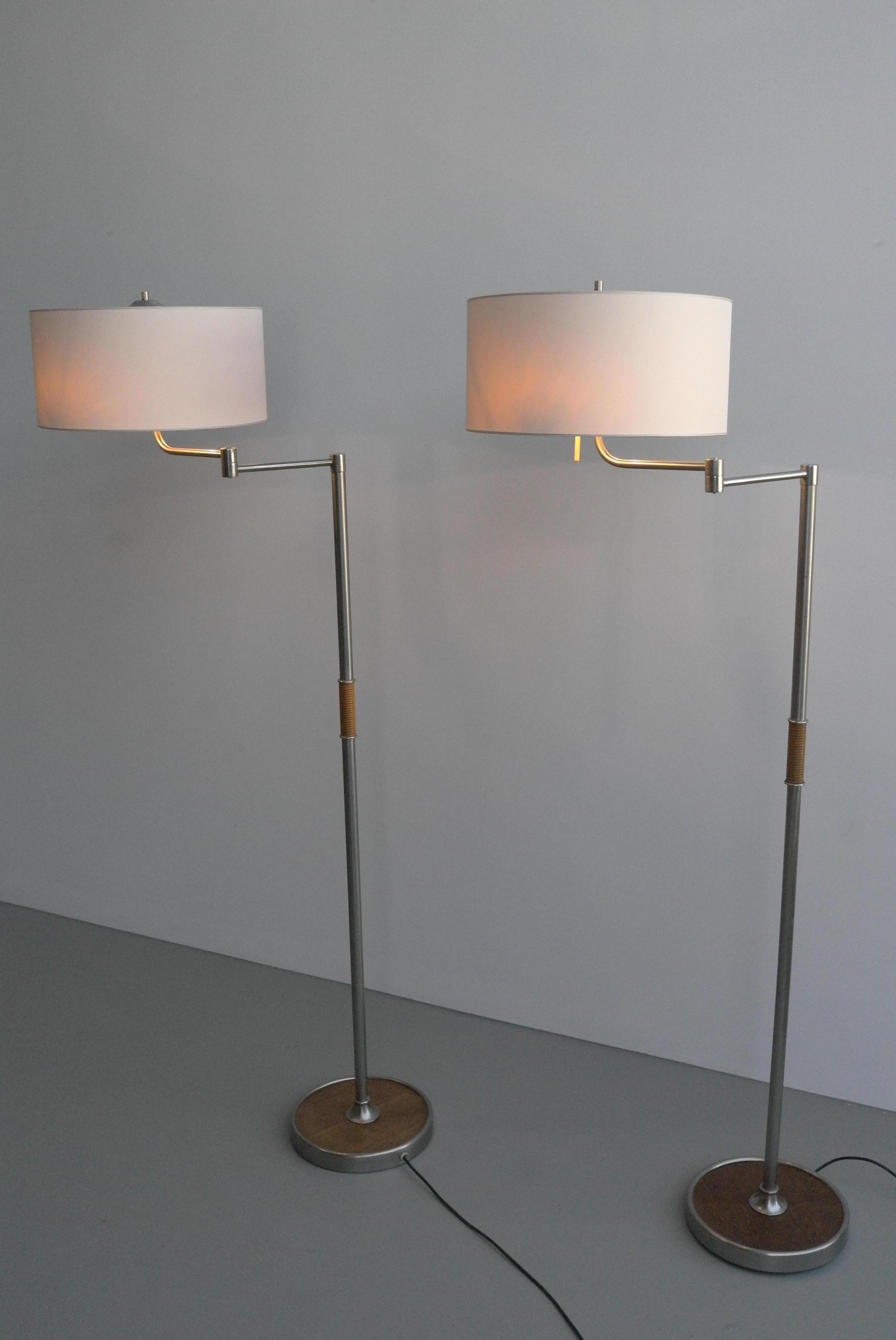 Pair of Midcentury Swing-Arm Floor Lamps in Metal with Faux Bamboo Wood Details For Sale 3