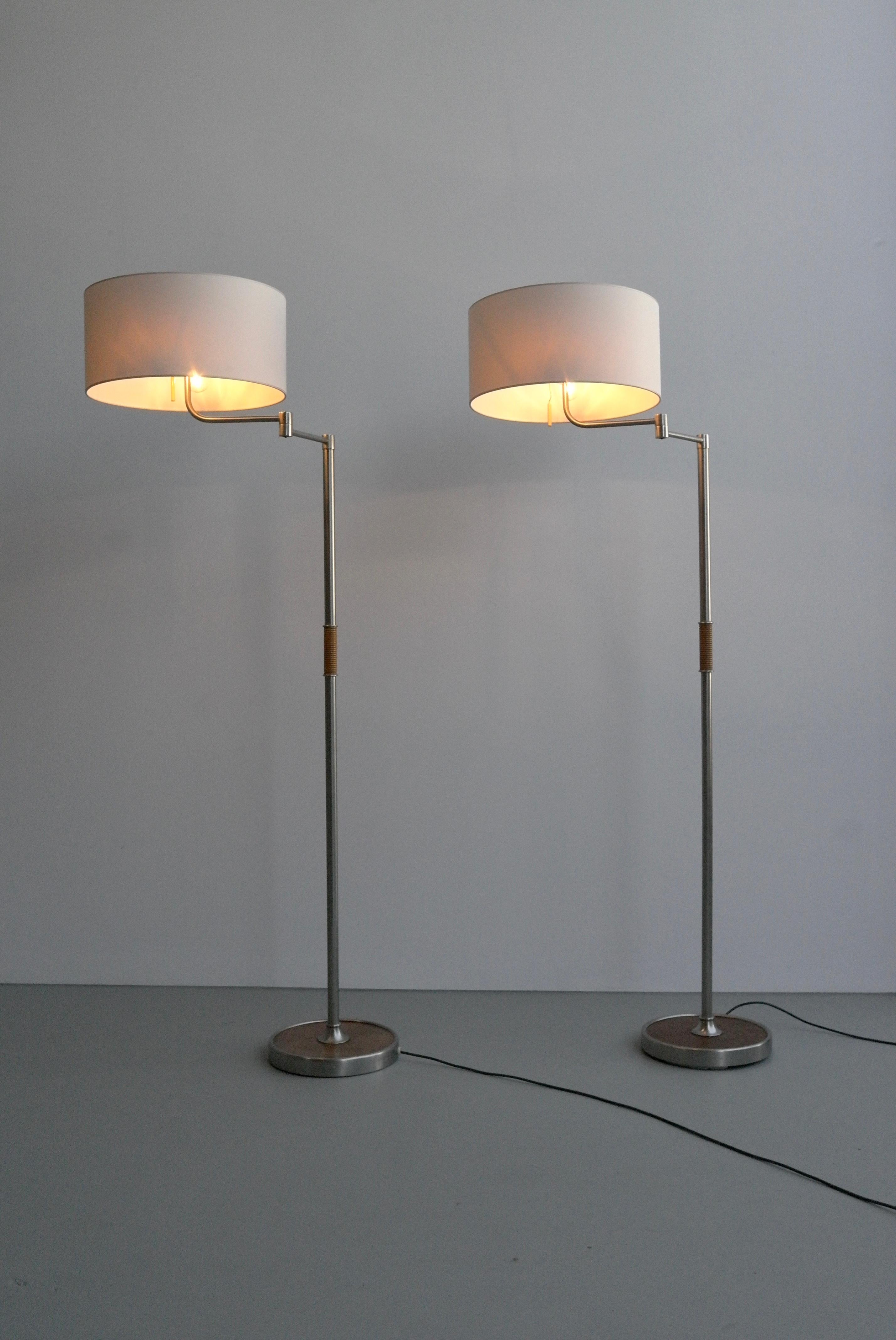Pair of Midcentury Swing-Arm Floor Lamps in Metal with Faux Bamboo Wood Details For Sale 4
