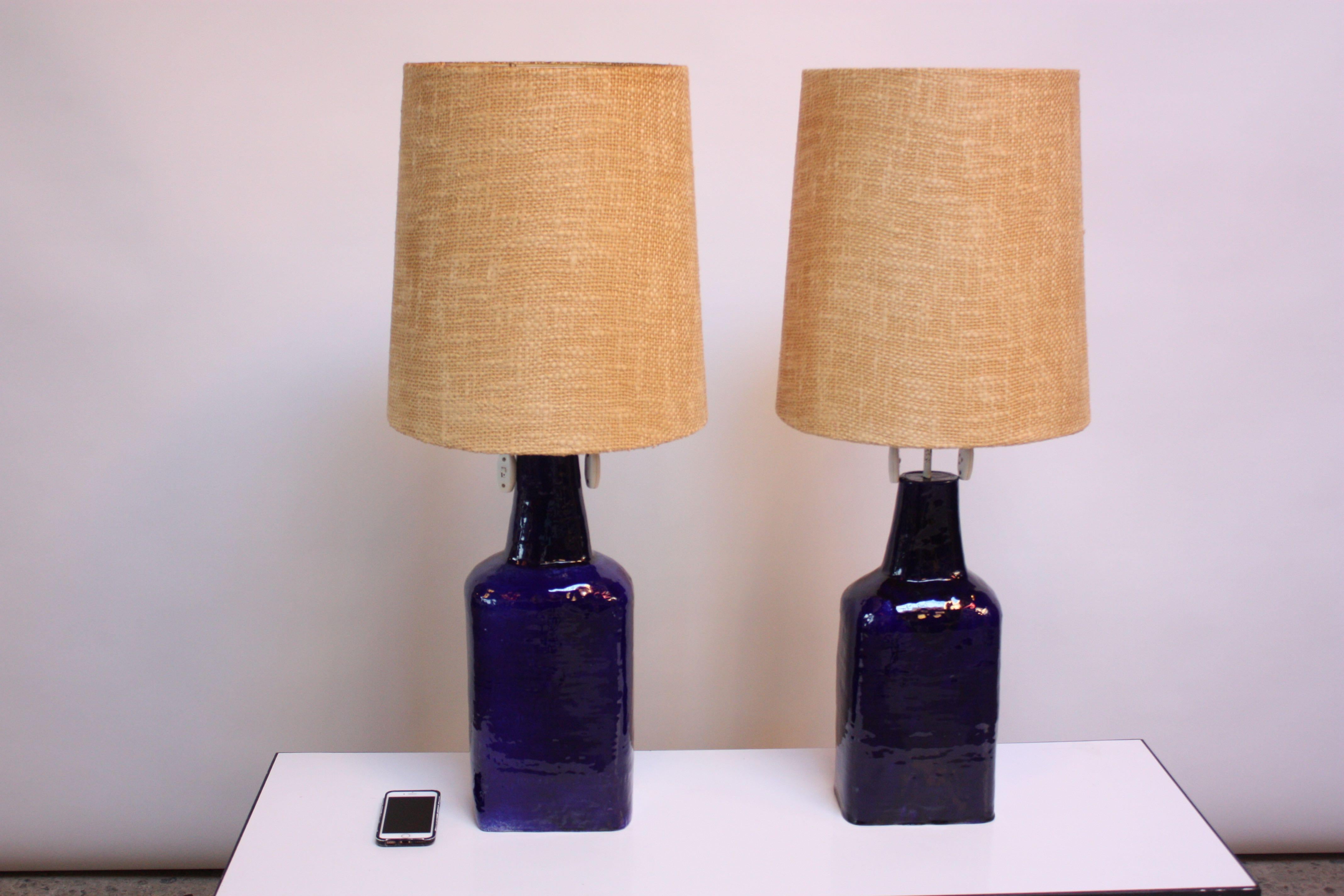 Mid-Century Modern Paire de lampes de table surdimensionnées en céramique suisse du milieu du siècle par Mattli en vente