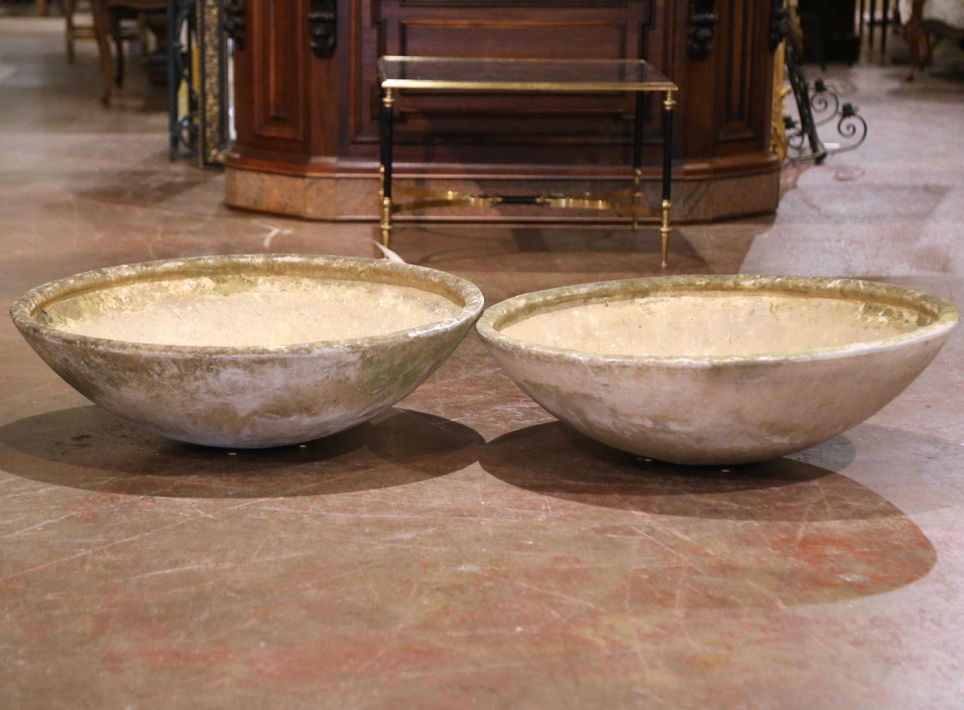 Mid-Century Modern Pair of Mid-Century Swiss Weathered Concrete Saucer Planters by Willy Guhl For Sale