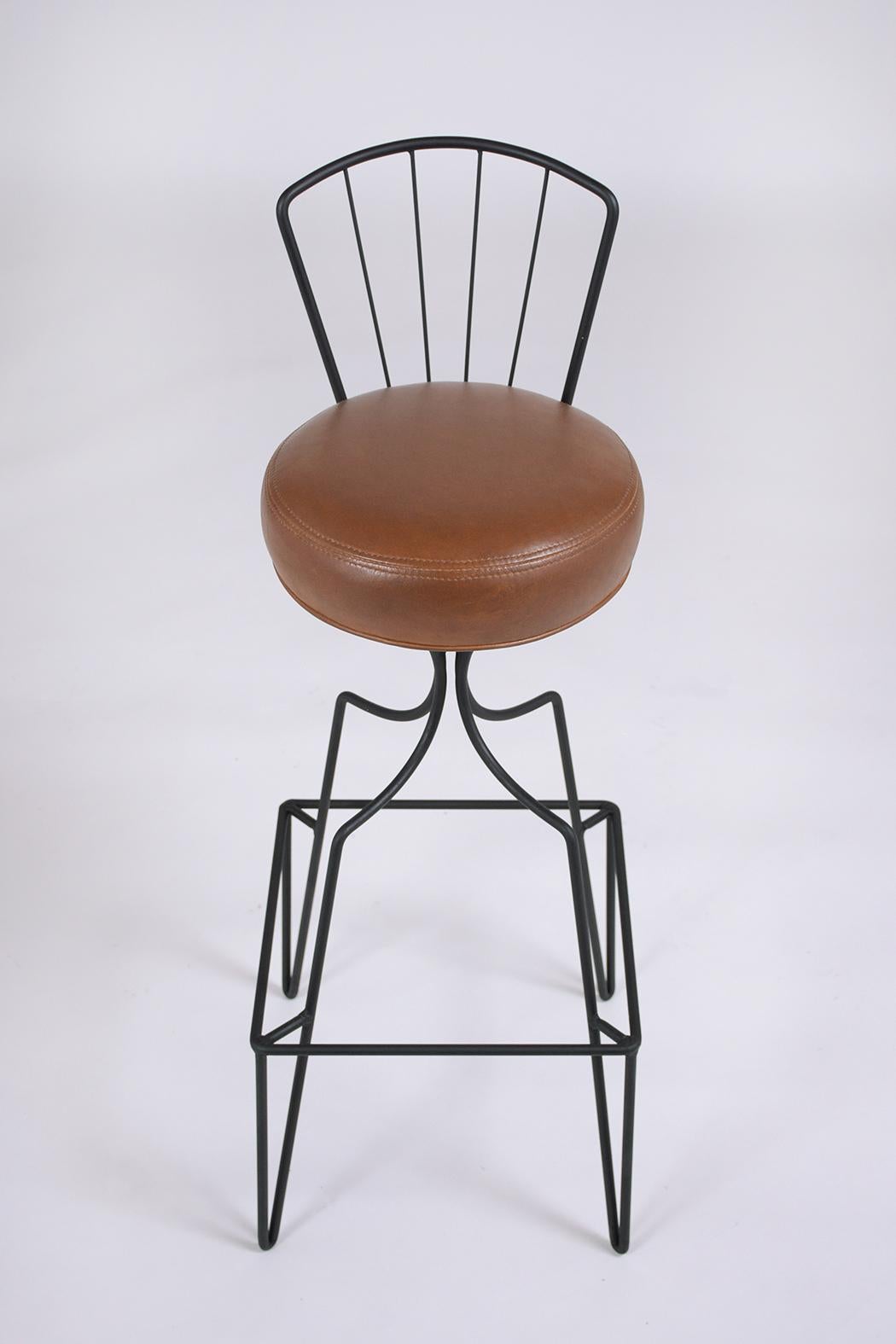 1960s Mid-Century Modern Restored Swivel Leather Bar Stools In Good Condition For Sale In Los Angeles, CA
