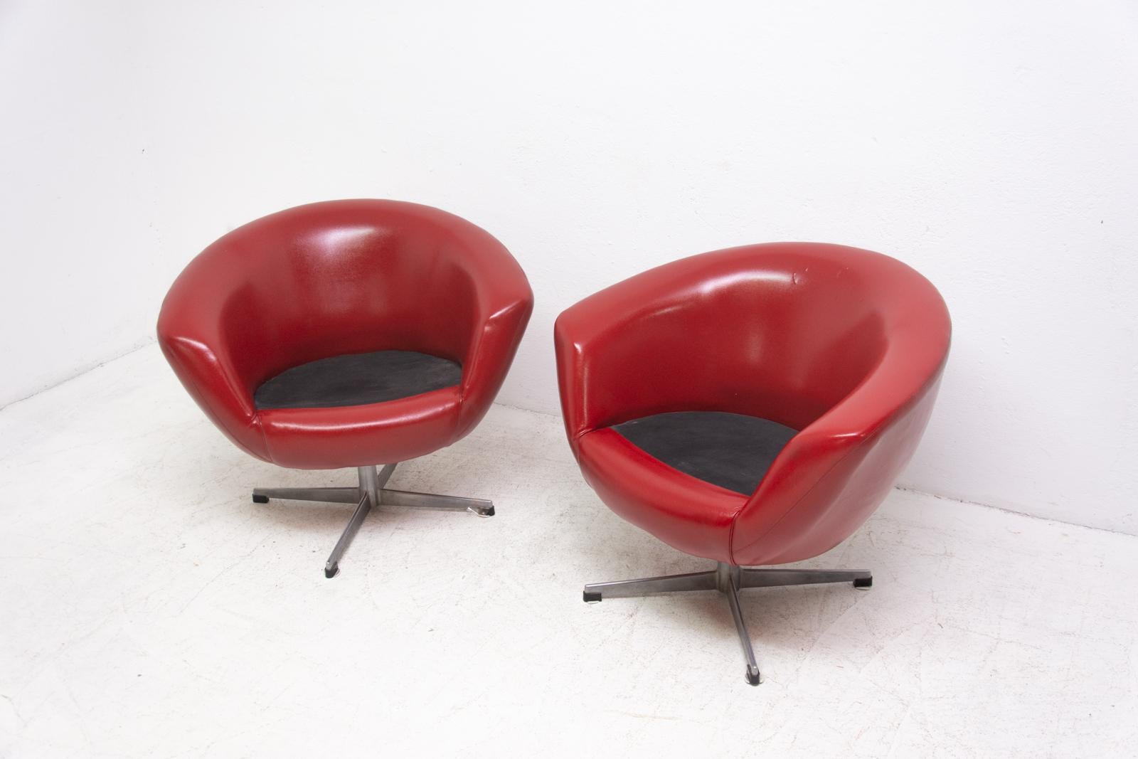 Czech Pair of Midcentury Swivel Chairs by UP Zavody, 1970s