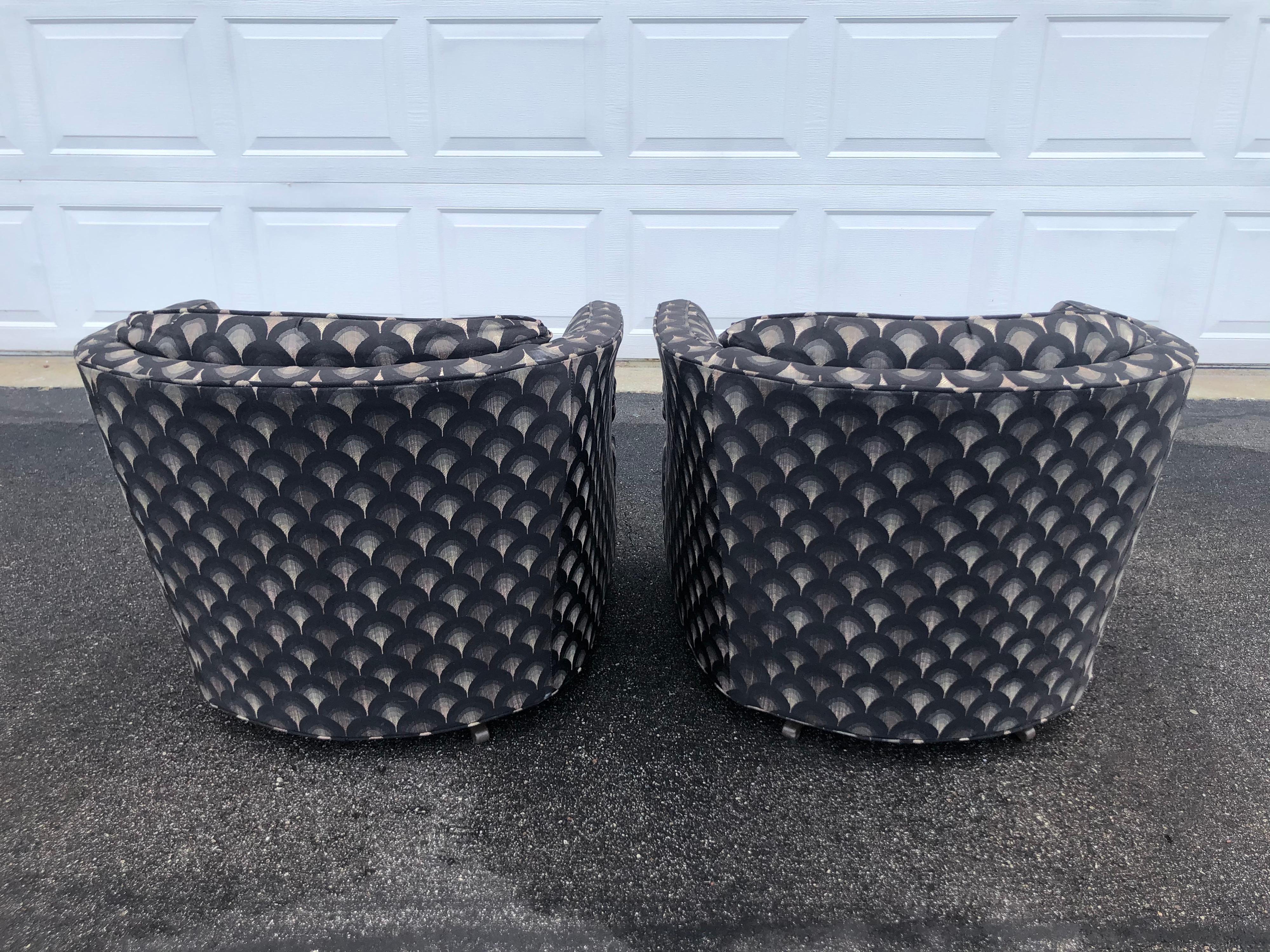 Pair of Mid Century Swivel Club Chairs In Good Condition In Redding, CT