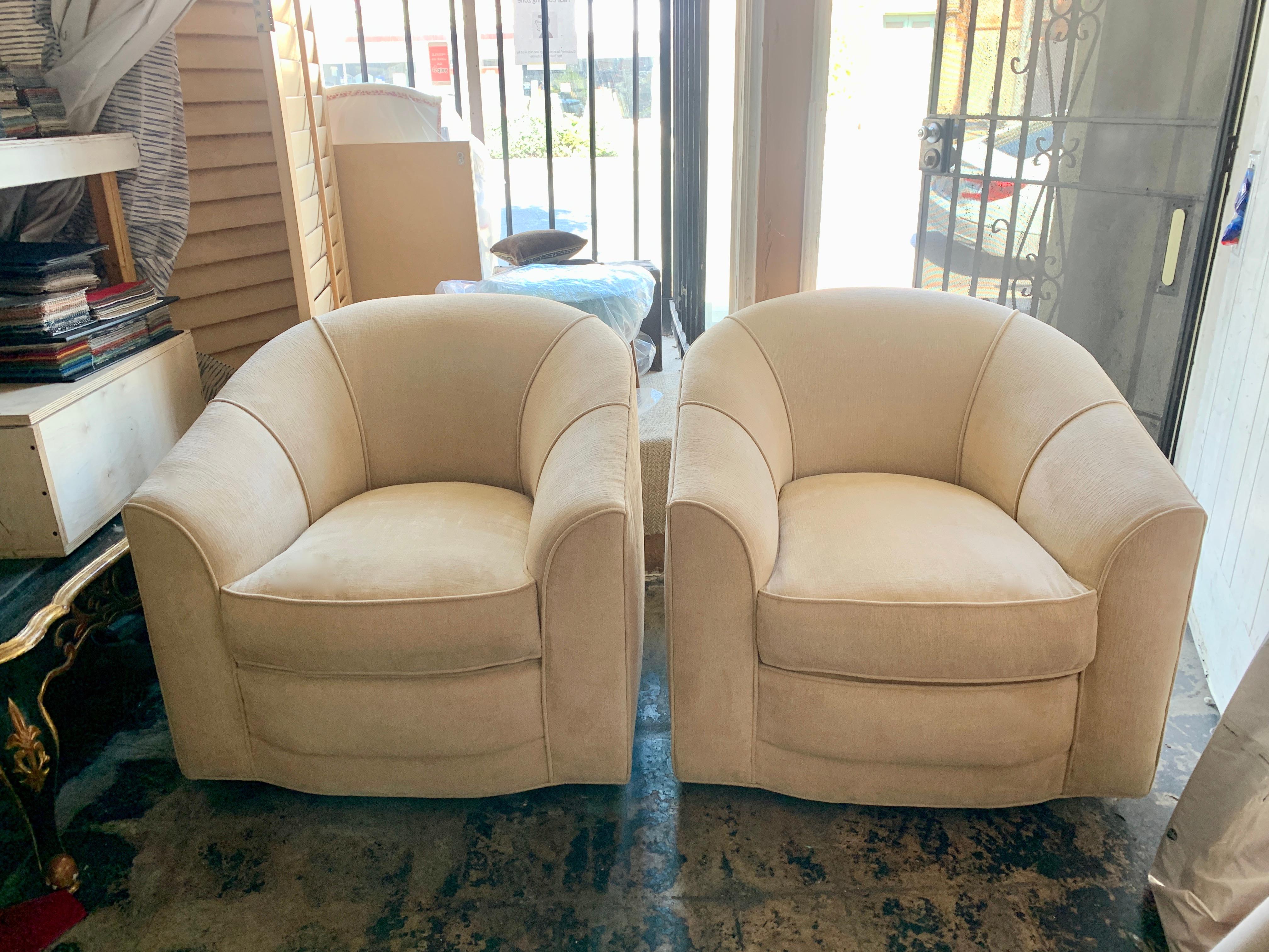 Pair of Swivel Club Chairs in the Style of Milo Baughman 2