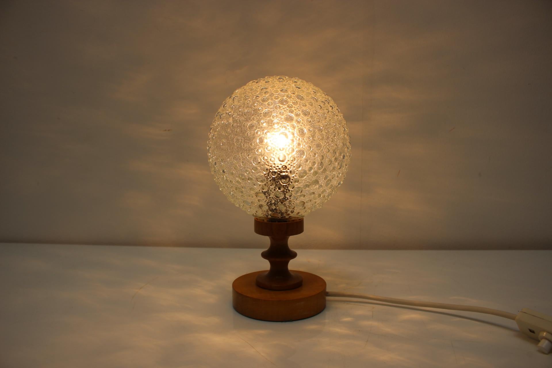 Plastique Paire de lampes de table du milieu du siècle, années 1970, Hongrie en vente