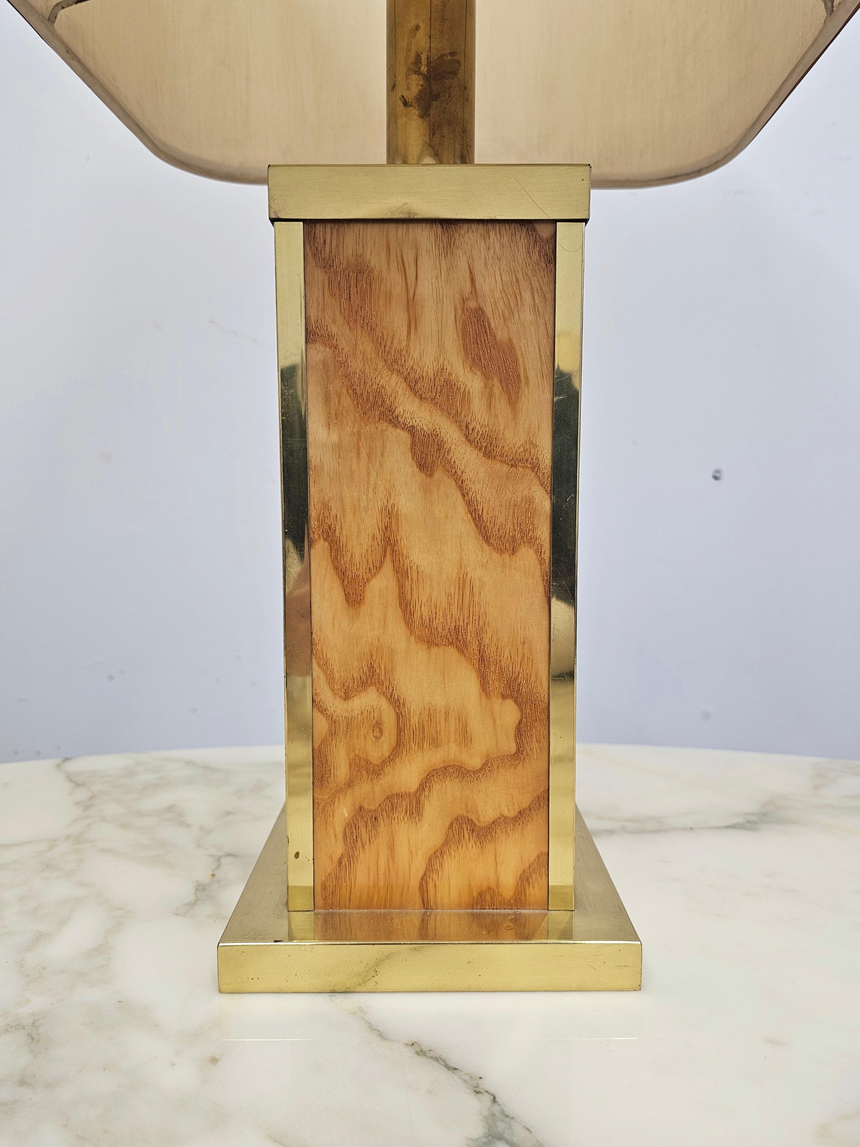 Fin du 20e siècle Paire de lampes de bureau du milieu du siècle dernier attribuée à Willy Rizzo, en bois et laiton en vente
