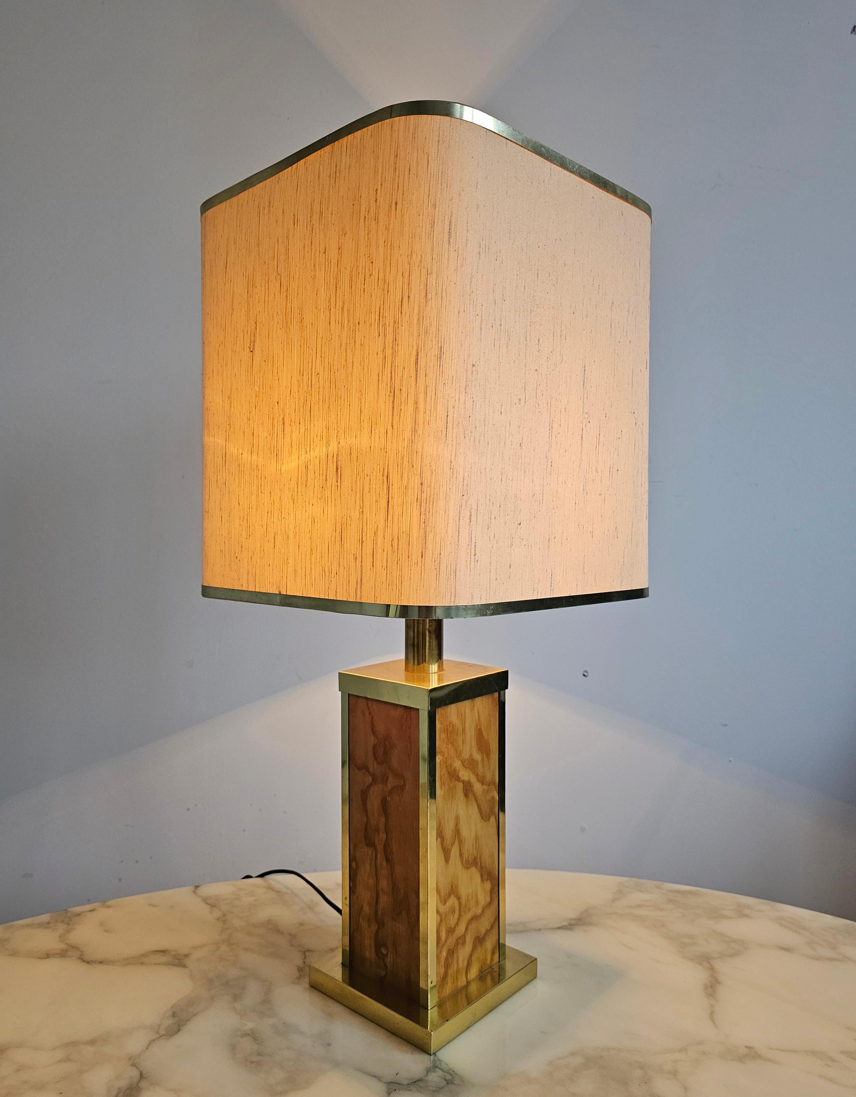 Paire de lampes de bureau du milieu du siècle dernier attribuée à Willy Rizzo, en bois et laiton en vente 1