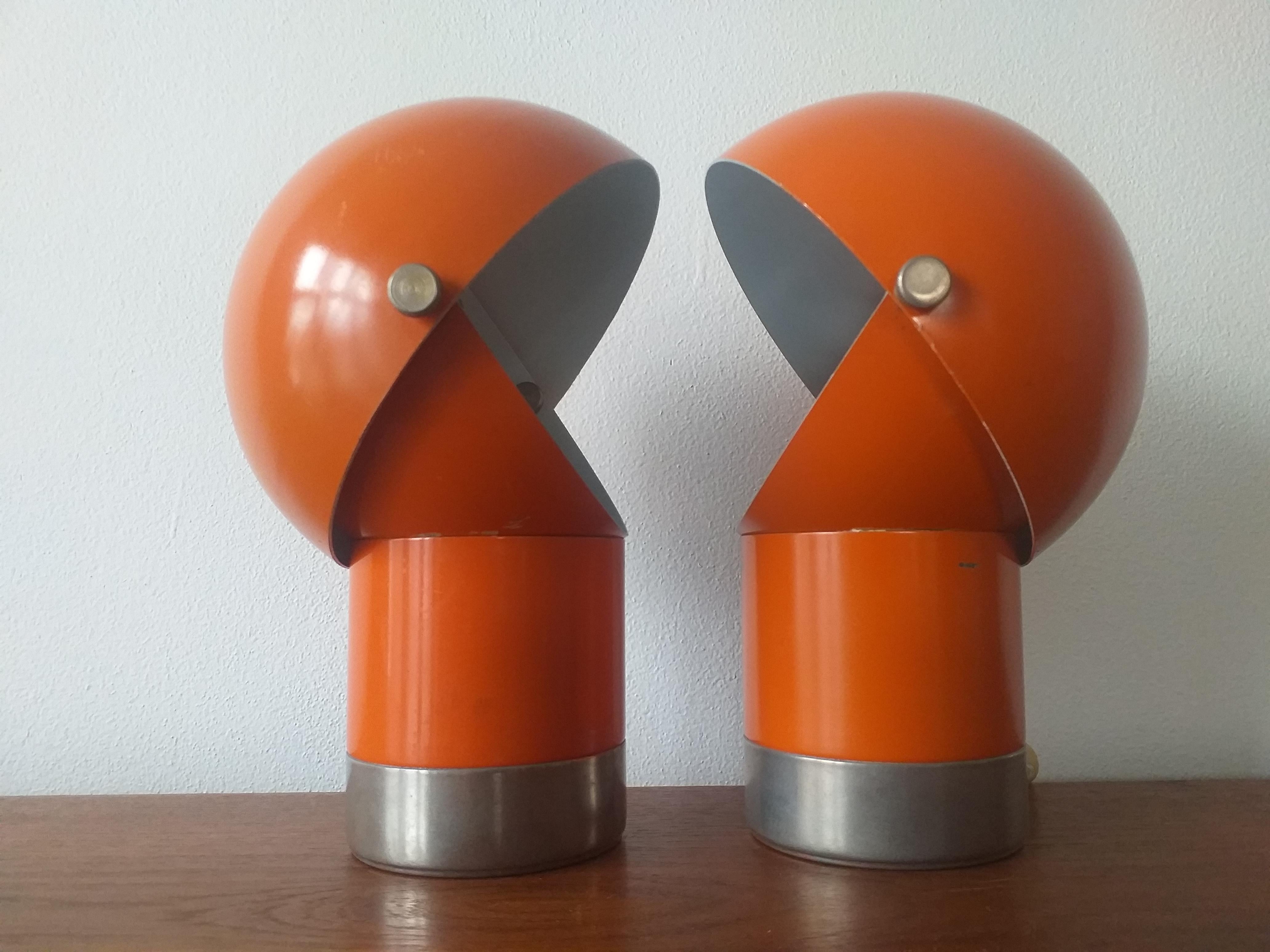 - Space Age
- Rare type
- Very nice style of lighting
- Marked by label
- Astronaut, cosmonaut, spaceman
- Also as wall lamp.