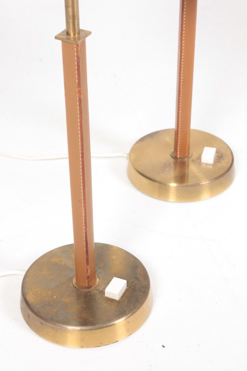 Pair of Midcentury Table Lamps in Brass and Leather, Swedish Modern, 1950s In Good Condition For Sale In Lejre, DK
