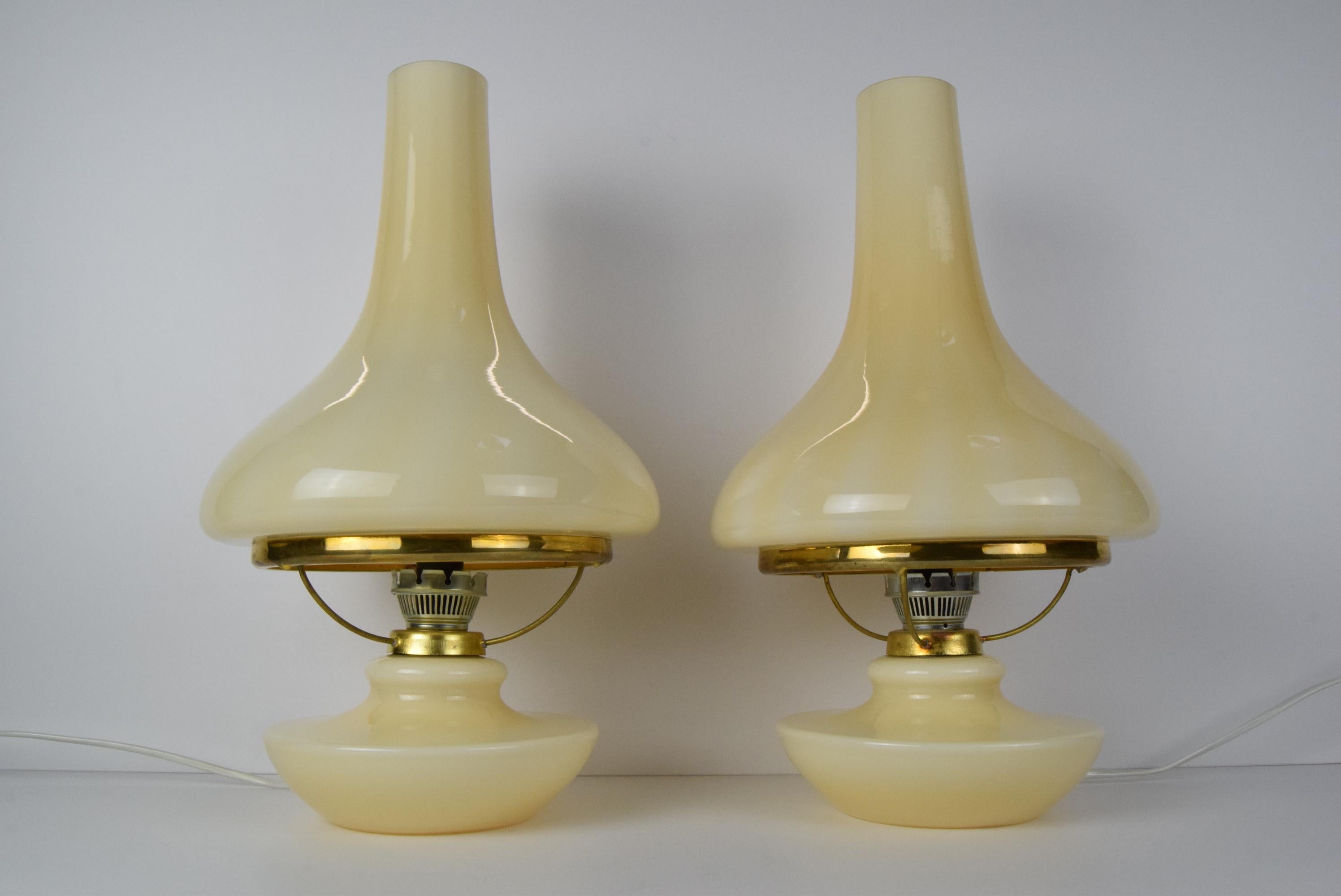 Mid-Century Modern Pair of mid-century Table Lamps, Osvětlovací sklo závod Janštejn, 1970's. For Sale
