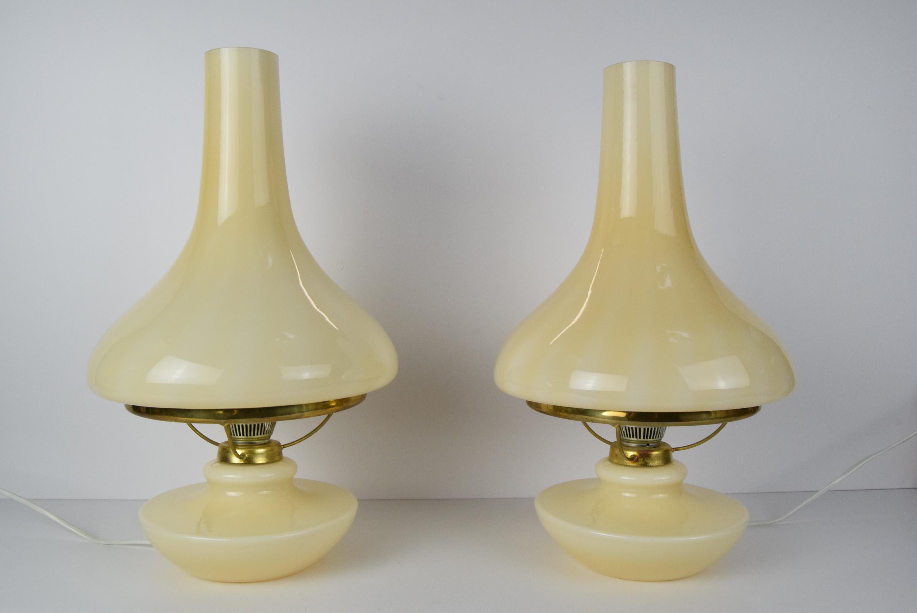 Pair of mid-century Table Lamps, Osvětlovací sklo závod Janštejn, 1970's. In Good Condition For Sale In Praha, CZ