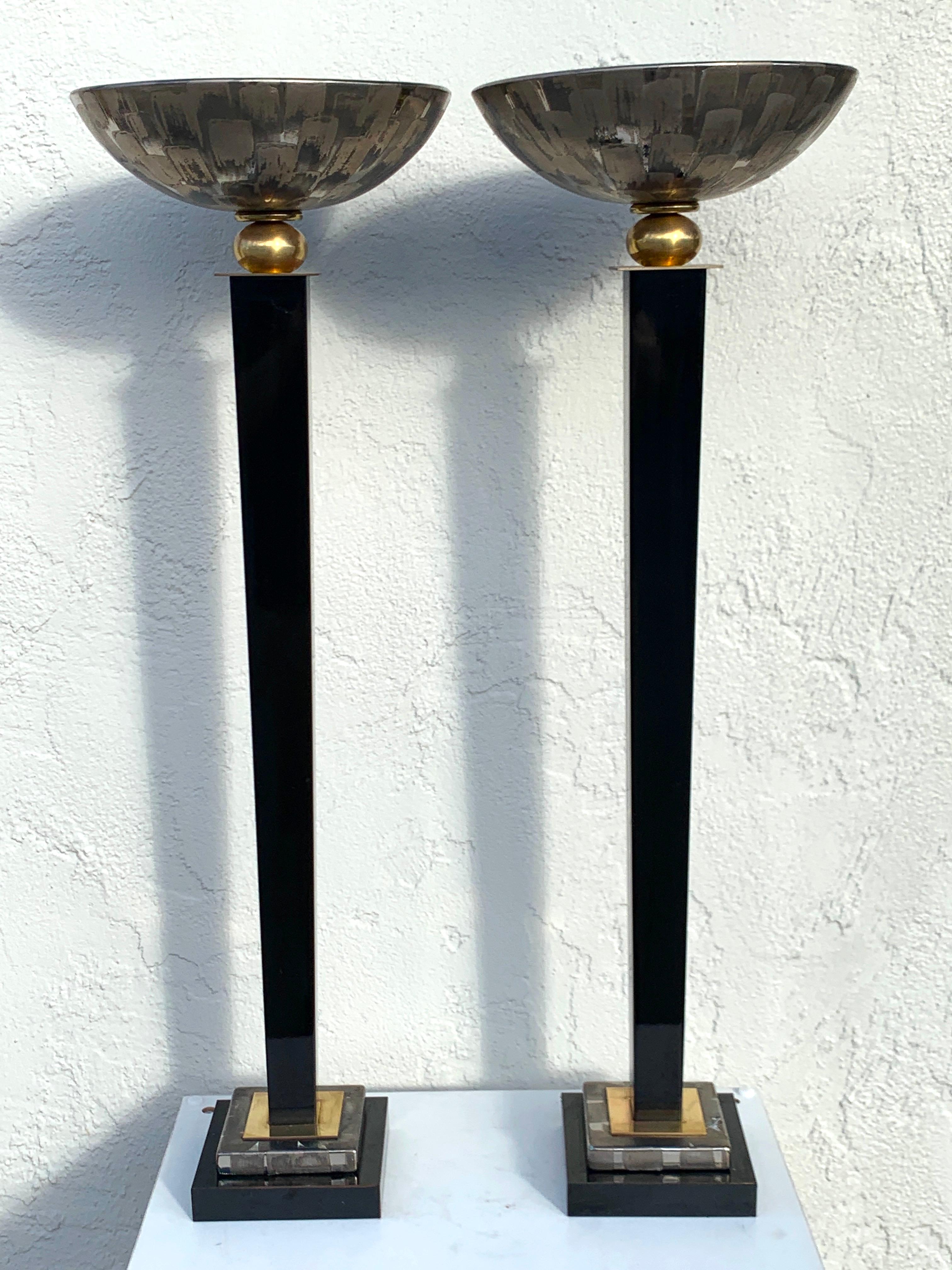 Pair of midcentury table torchiere lamps, attributed to Mangani, each one with a 11.5