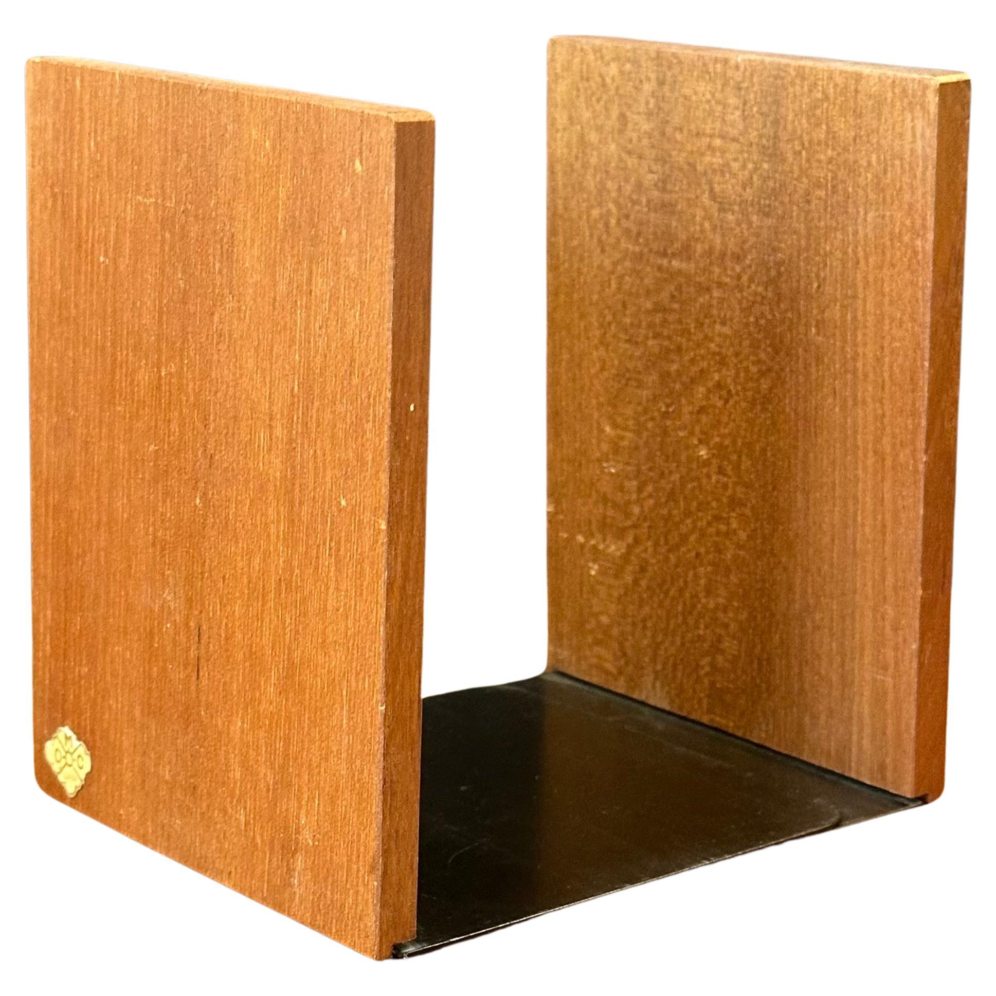 Mid-Century Modern Pair of Mid-Century Teak Bookends For Sale