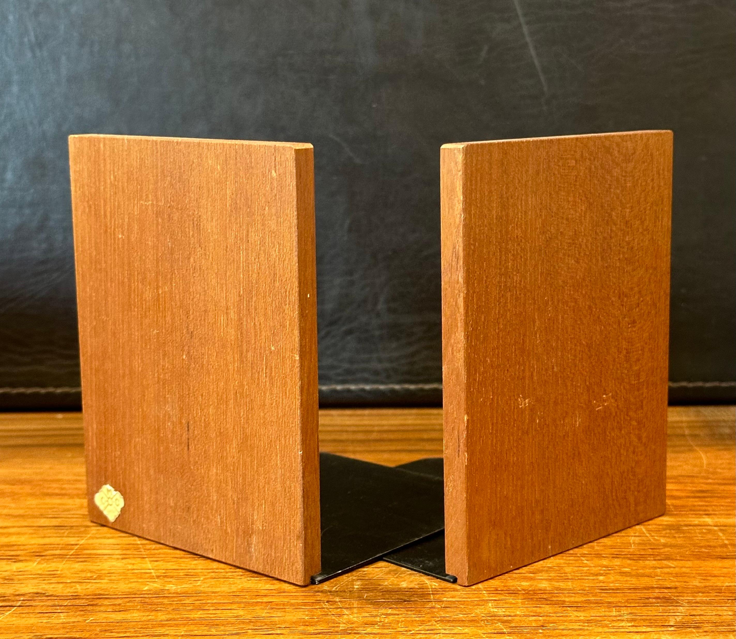 Pair of Mid-Century Teak Bookends For Sale 1