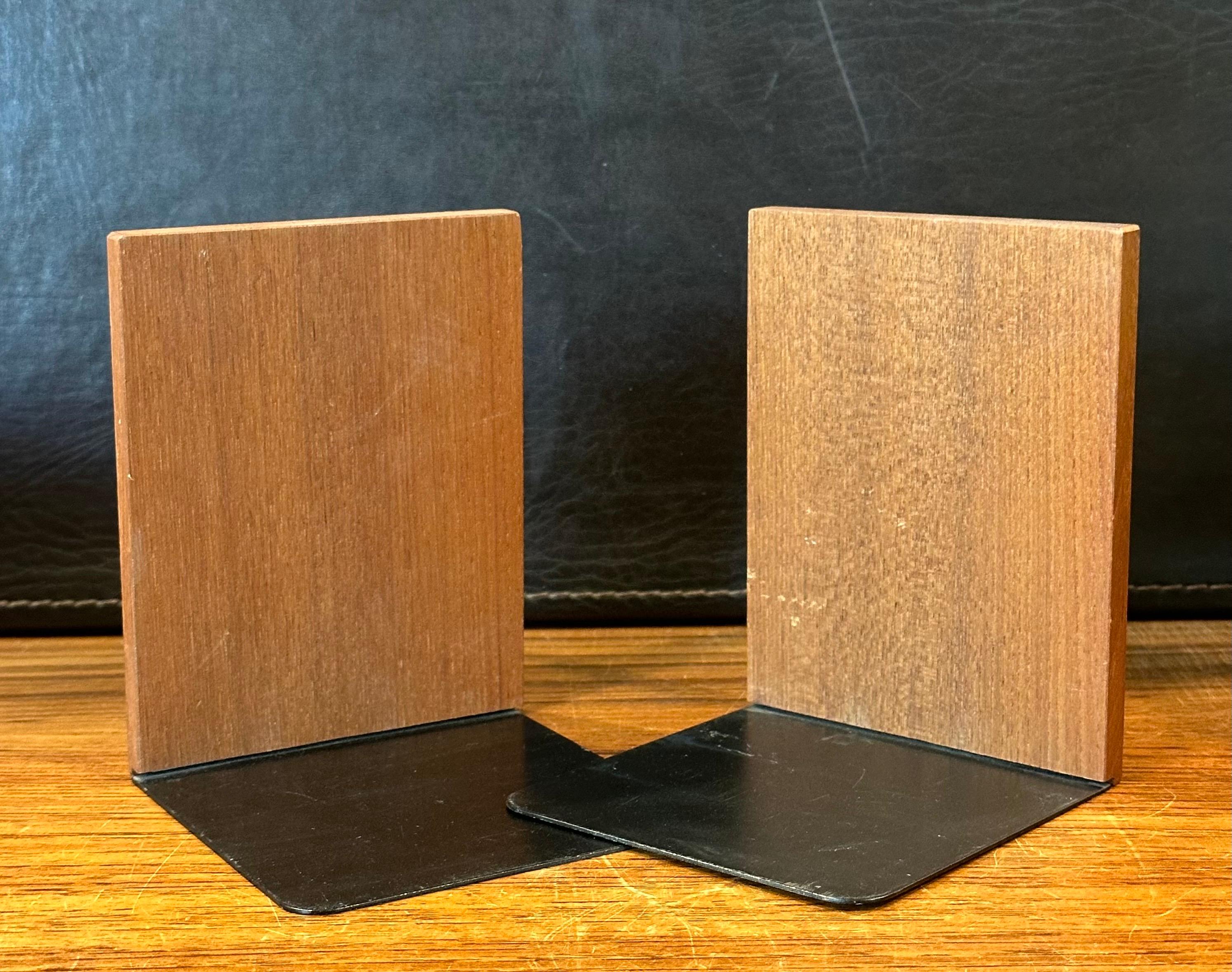 Pair of Mid-Century Teak Bookends For Sale 2