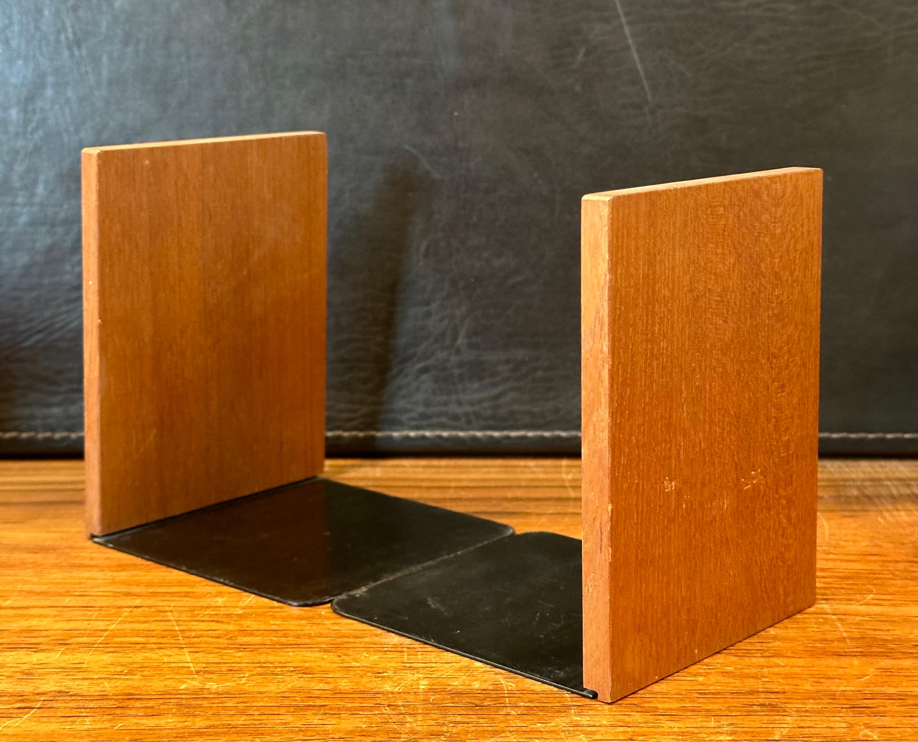 Pair of Mid-Century Teak Bookends For Sale 3