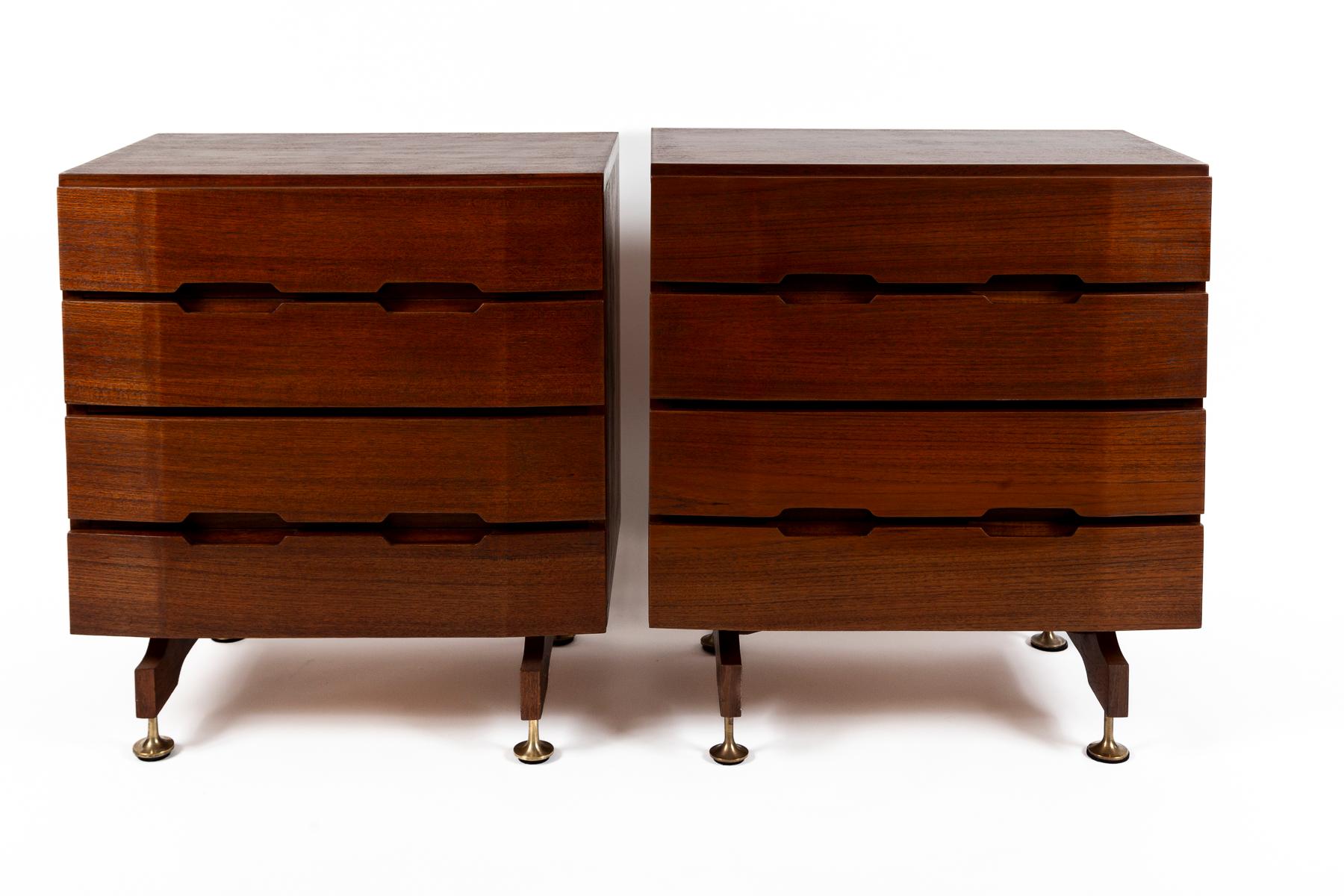 A Modernist pair of matte walnut finished teak chests comprised each of four drawers supported by four adjustable brass legs and designed by Giuseppe Brusadelli for GBL
Origin: Lucca, Italy
Dating: 1958-1960 ca
Condition: Excellent Vintage