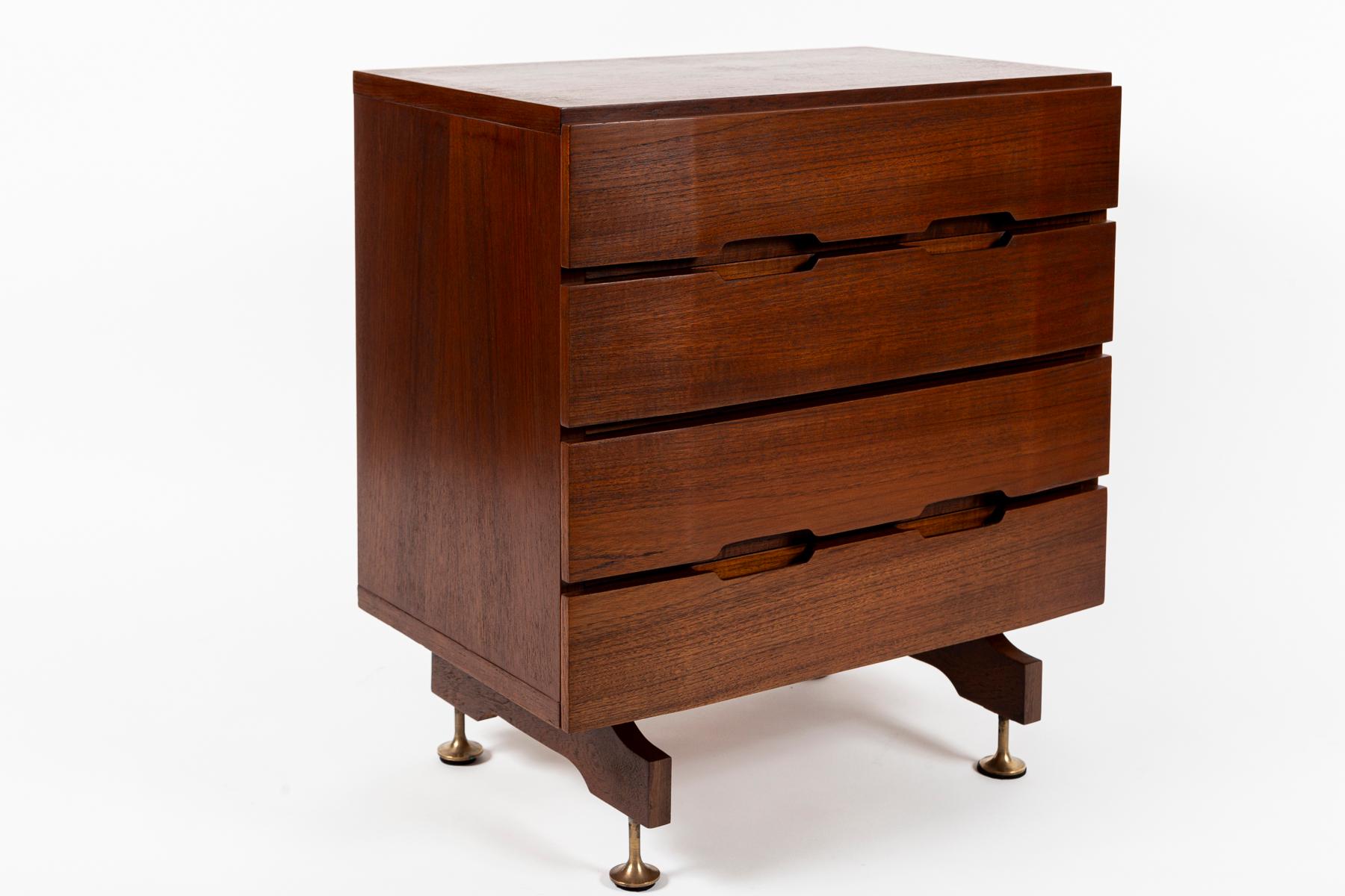 Pair Of Mid-Century Teak Chests By Giuseppe Brusadelli, 1960 In Good Condition For Sale In Westport, CT