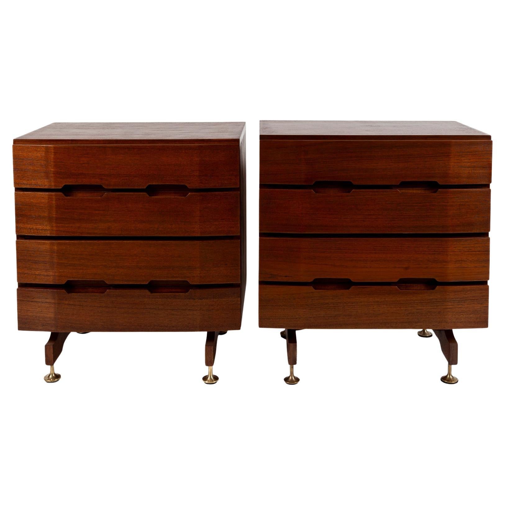 Paire de commodes en teck du milieu du siècle par Giuseppe Brusadelli, 1960