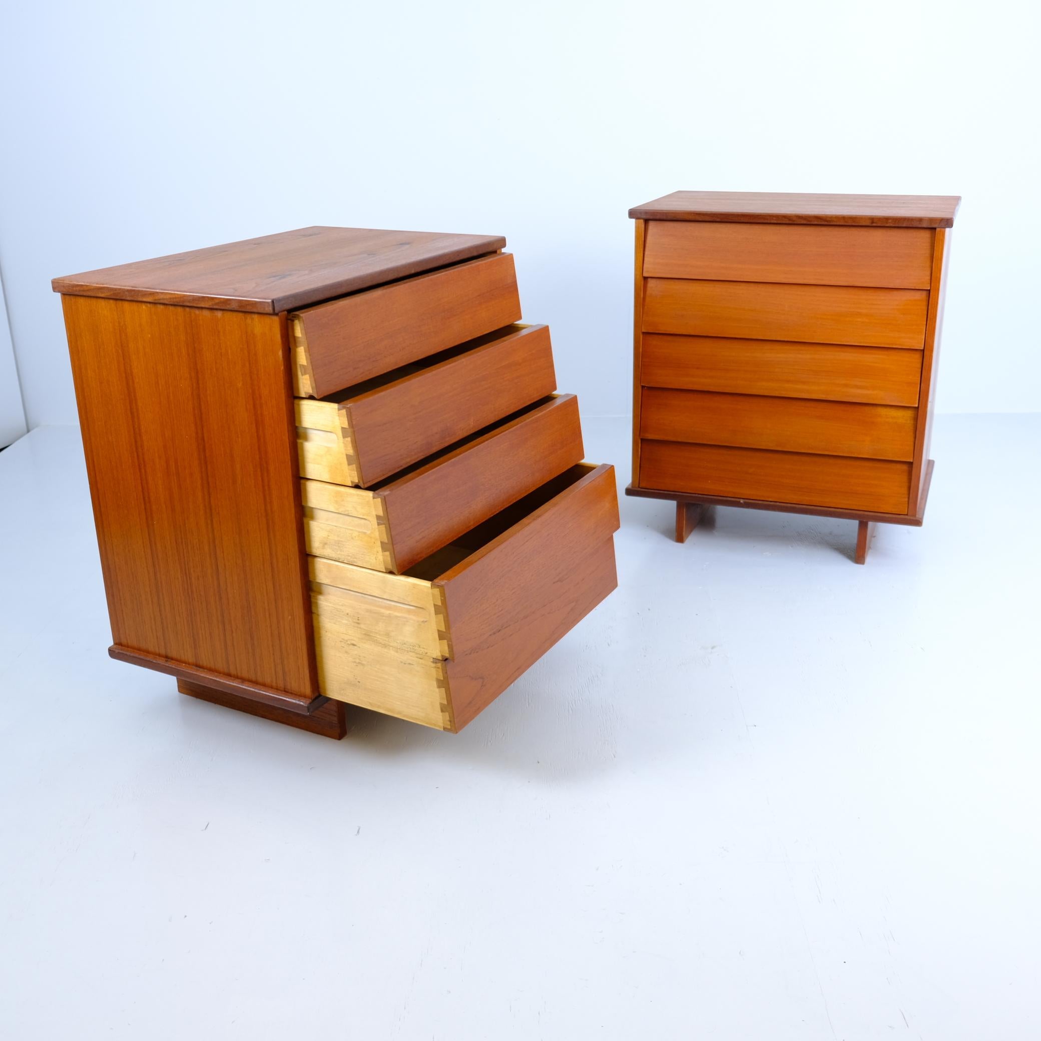 Coppia di cassettiere in teak di metà secolo, Ilmari Tapiovaara per Asko, anni '50 in vendita 3