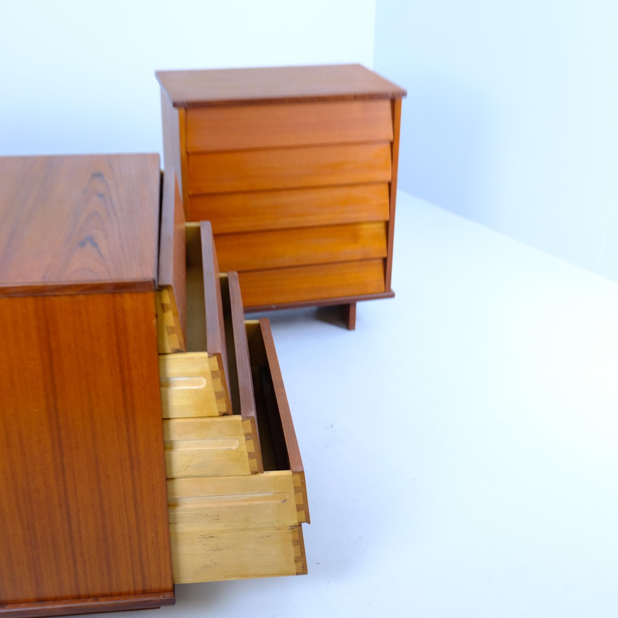 Coppia di cassettiere in teak di metà secolo, Ilmari Tapiovaara per Asko, anni '50 in vendita 2