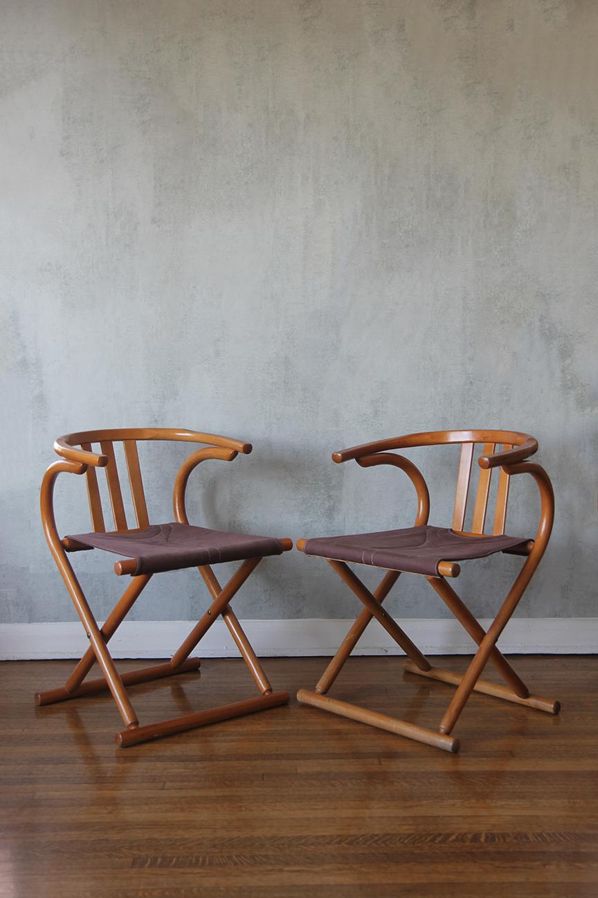 Mid-Century moderno Coppia di sedie pieghevoli in stile Thonet della metà del secolo scorso in legno bentonico in vendita