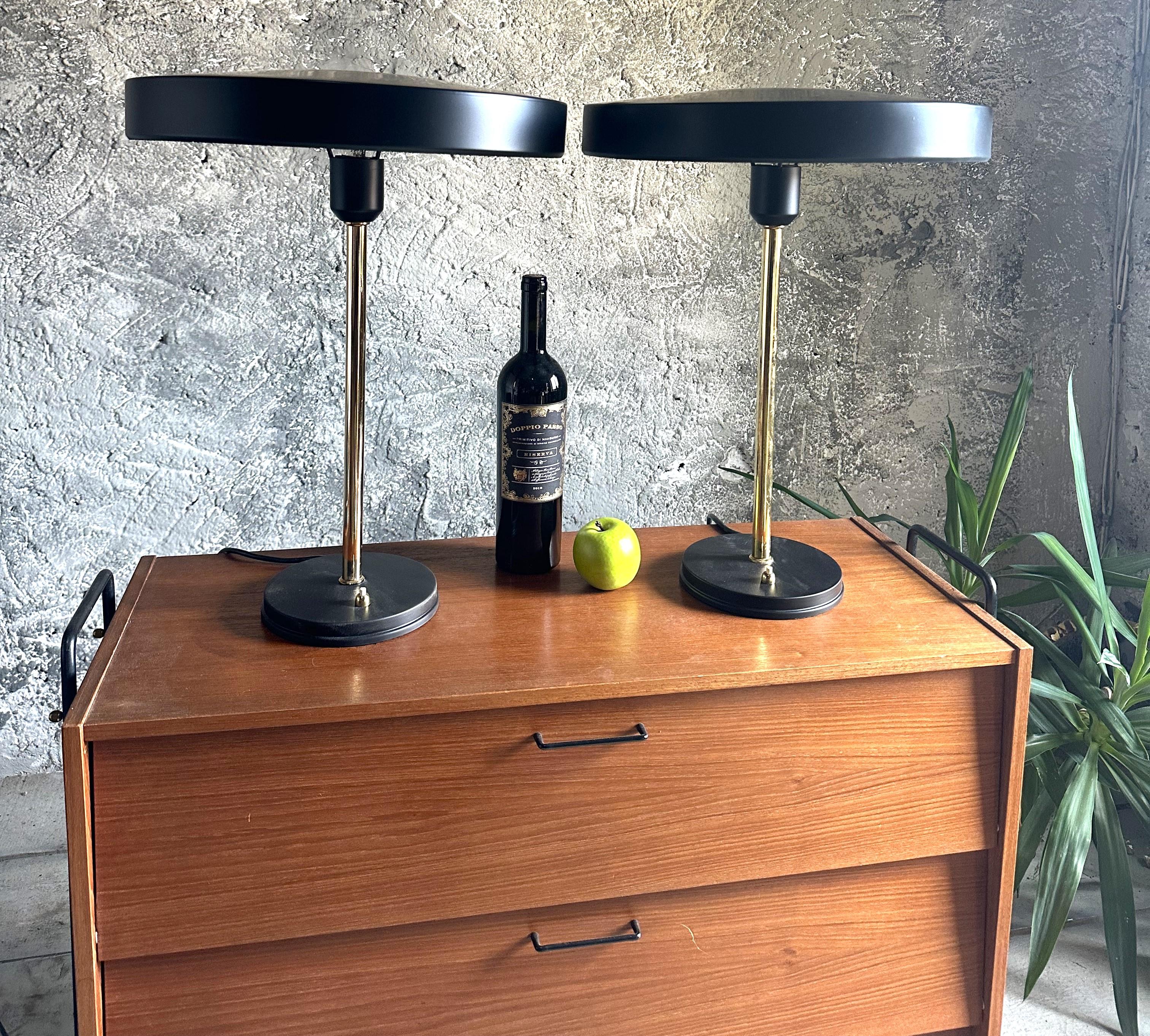 Paar Timor-Schreibtischlampen von Louis Kalff aus der Jahrhundertmitte, 1950 im Angebot 2