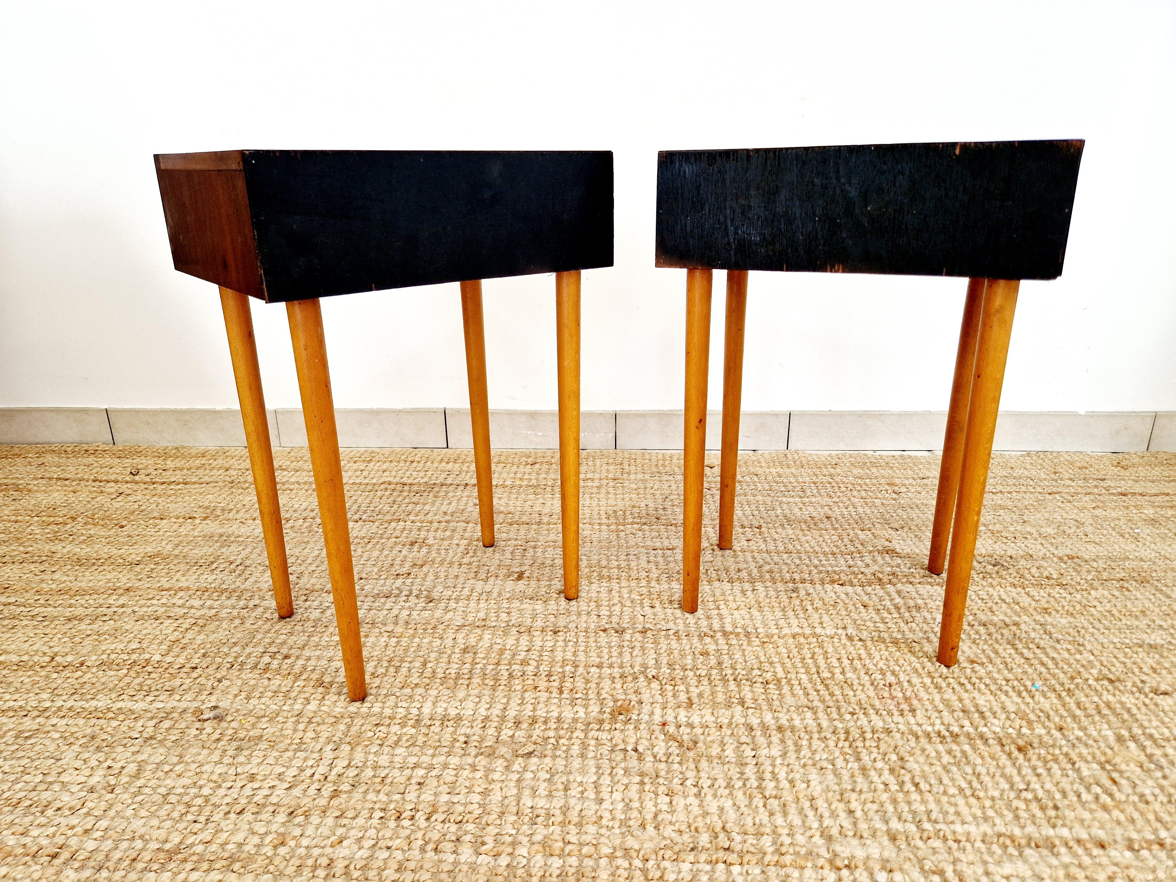 Mid-20th Century Pair of mid Century Tola Bedside Cabinets For Sale