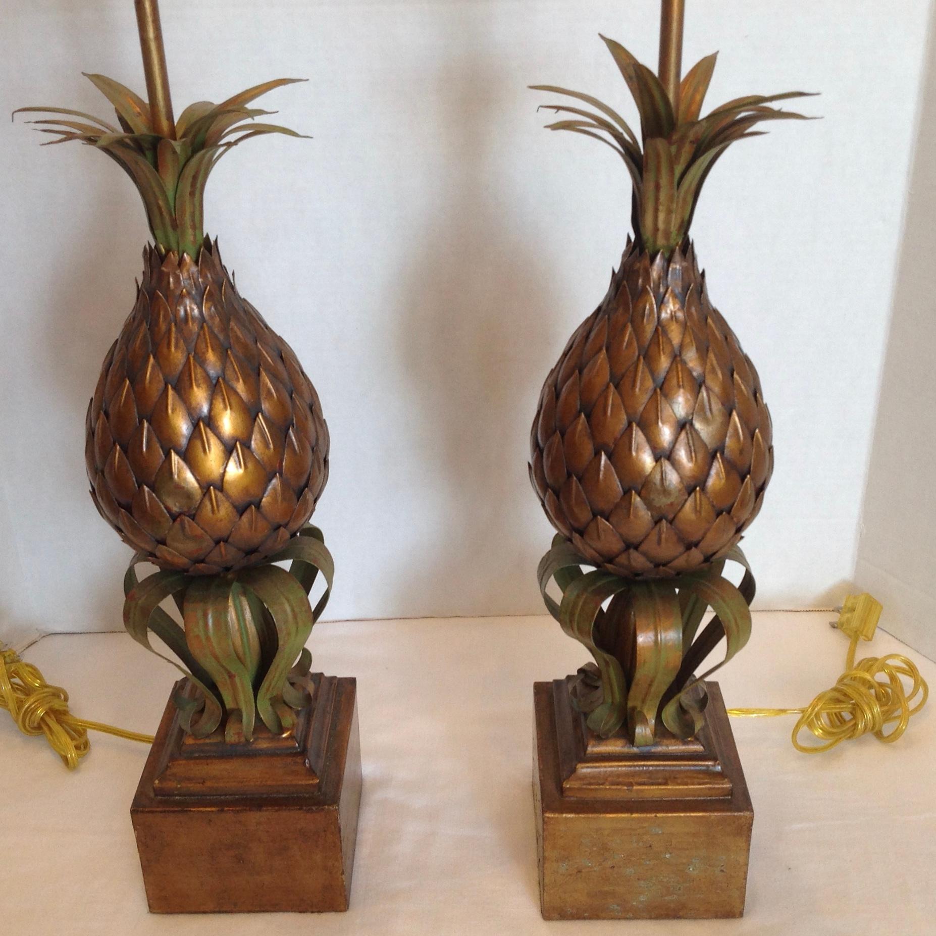 Italian Pair of Midcentury Tole Pineapple Lamps For Sale