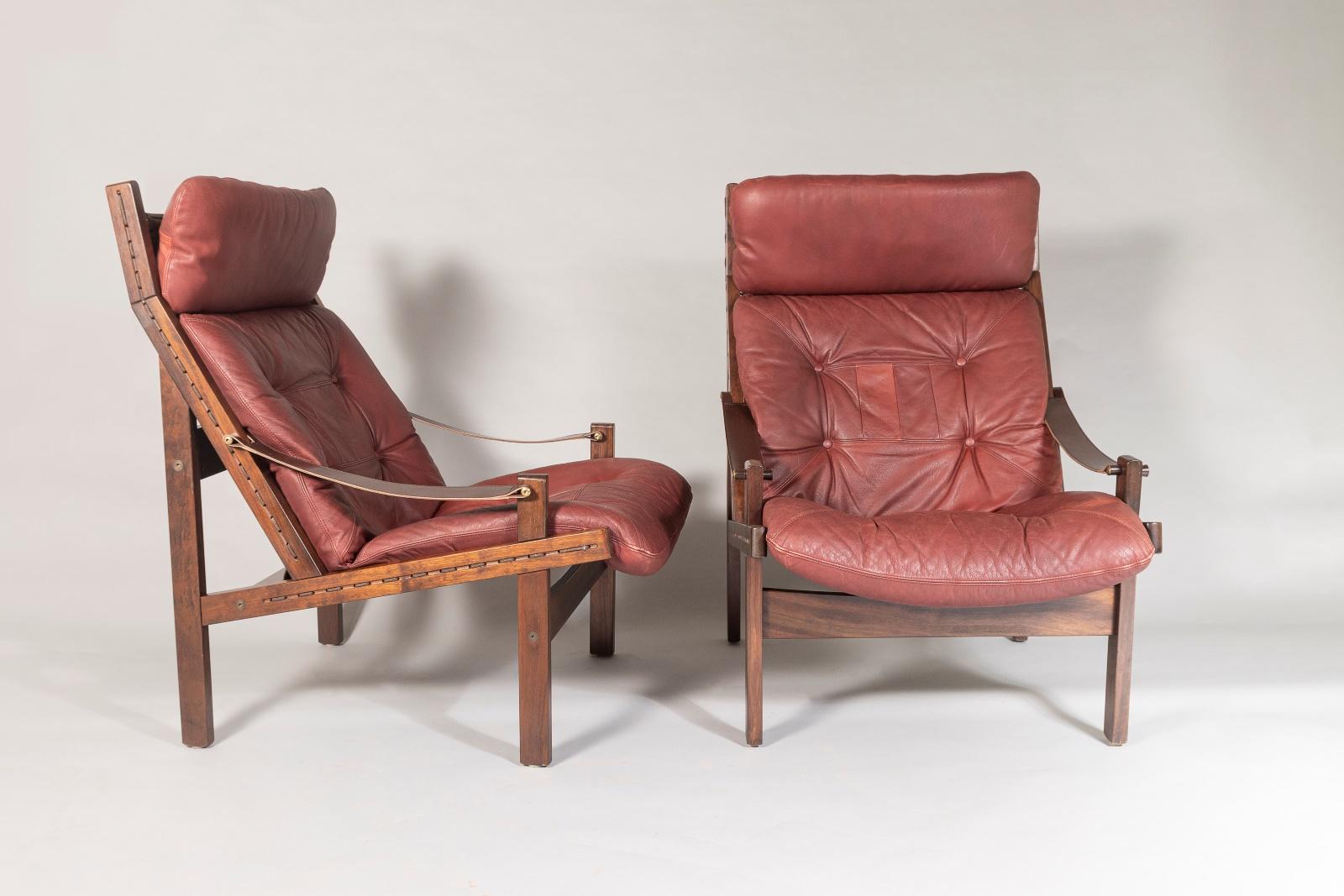 Norvégien Paire de chaises longues en cuir à dossier haut Torbjørn Afdal du milieu du siècle dernier en vente