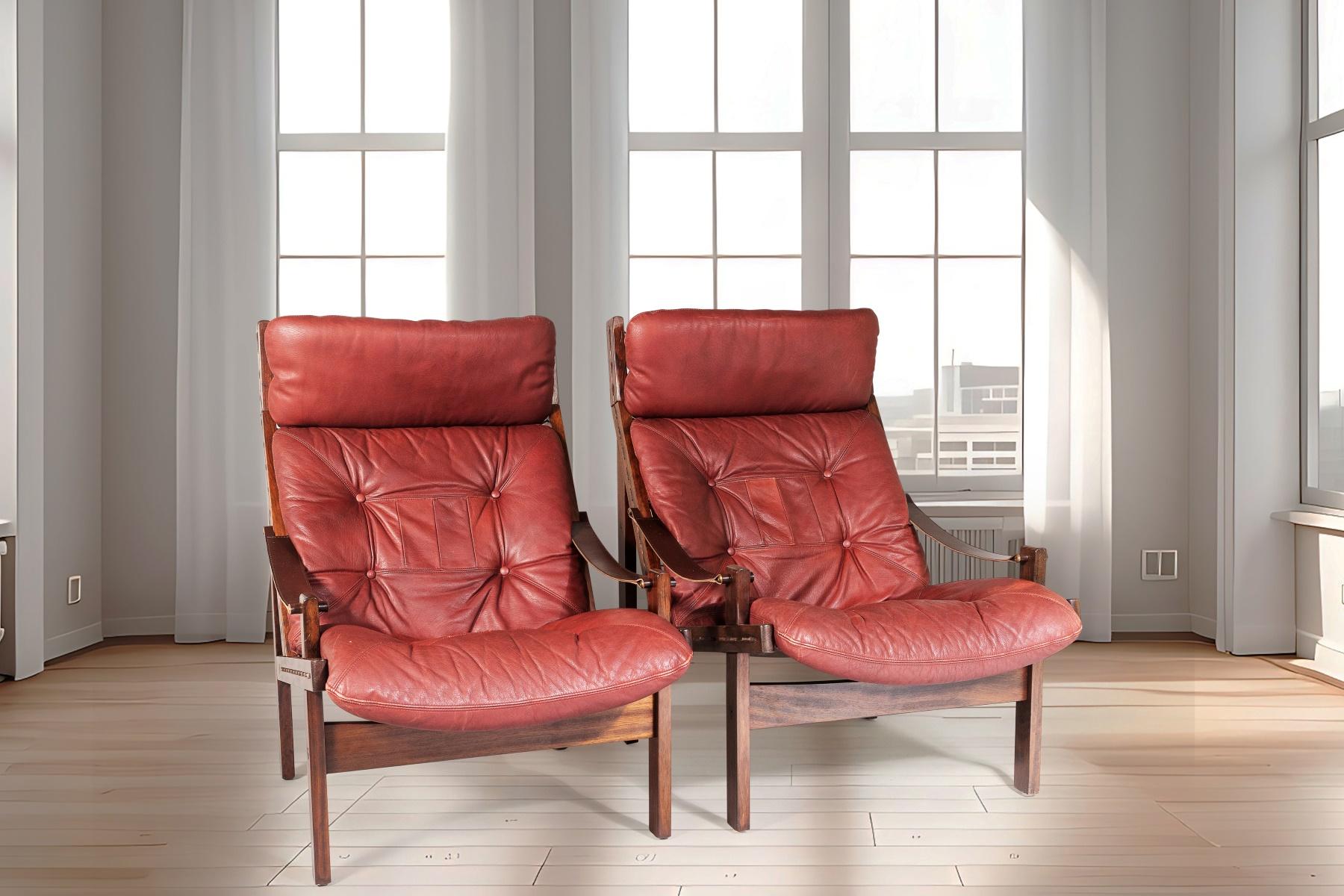 Mid-Century Modern Paire de chaises longues en cuir à dossier haut Torbjørn Afdal du milieu du siècle dernier en vente