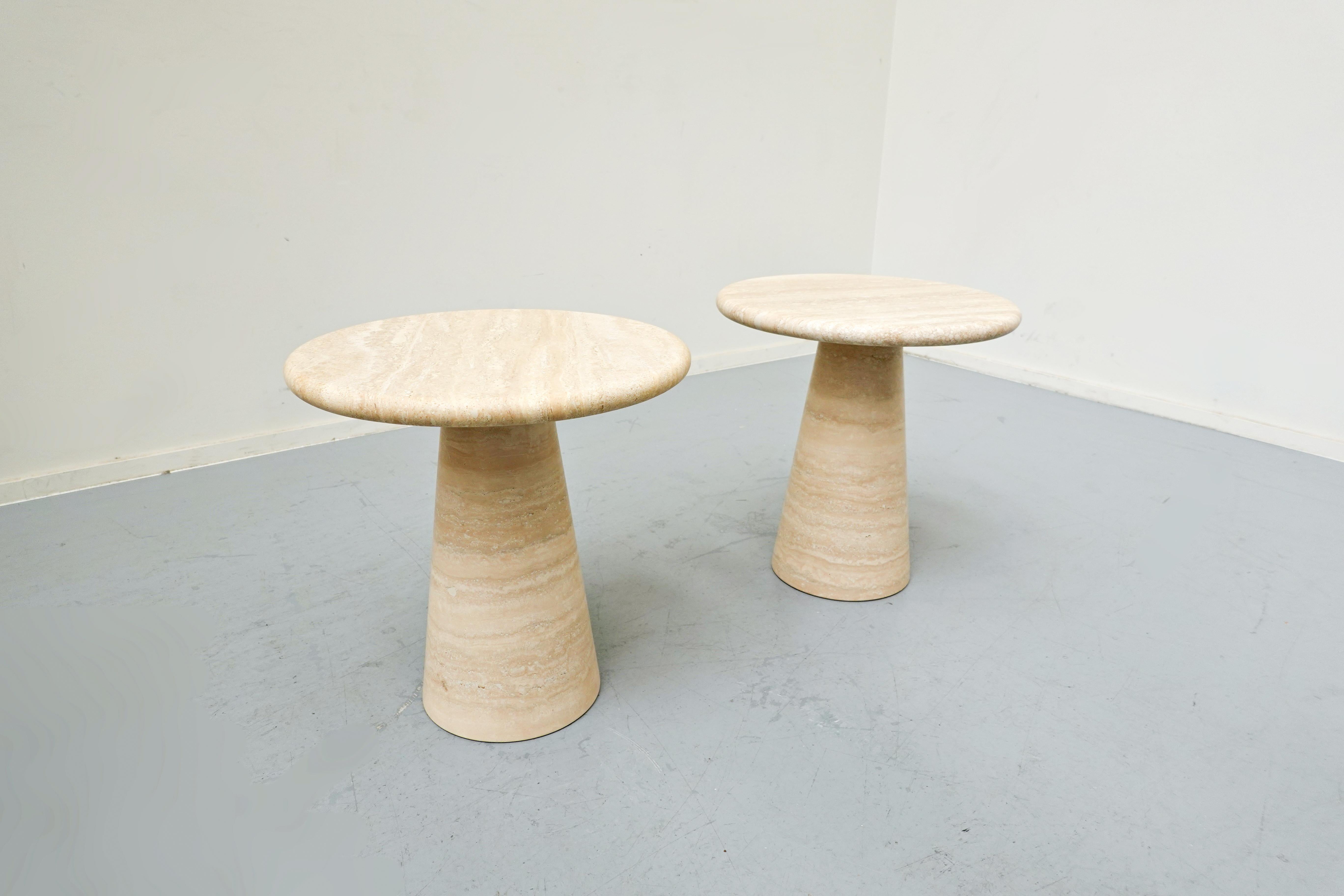 Pair of  Contemporary Italian Travertine Side Tables In Good Condition In Brussels, BE