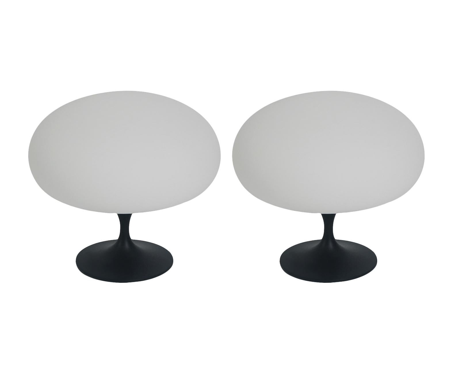 Indian Pair of Mid Century Mushroom Table Lamps by Designline in Black & White Glass For Sale