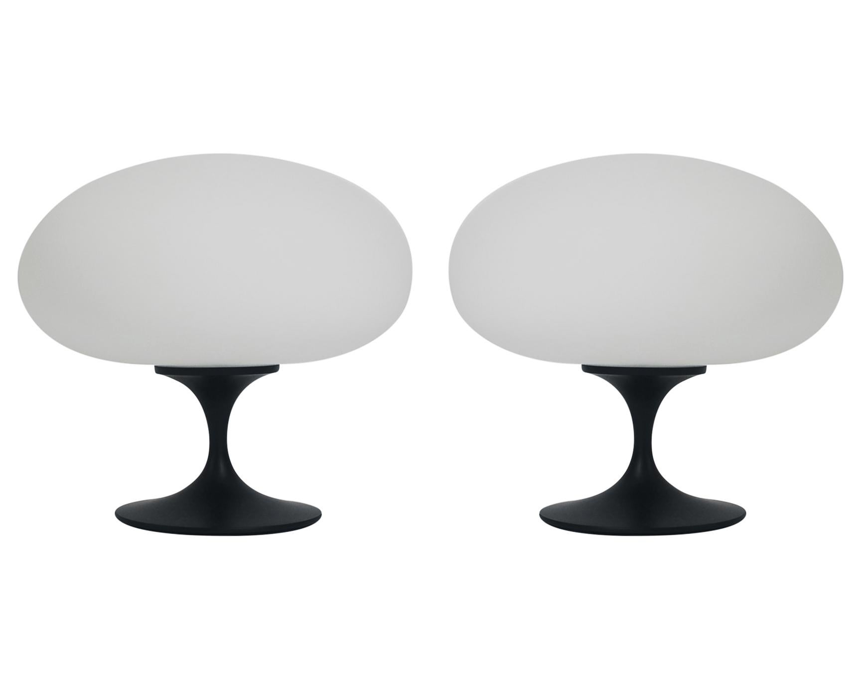 Contemporary Pair of Mid Century Mushroom Table Lamps by Designline in Black & White Glass For Sale