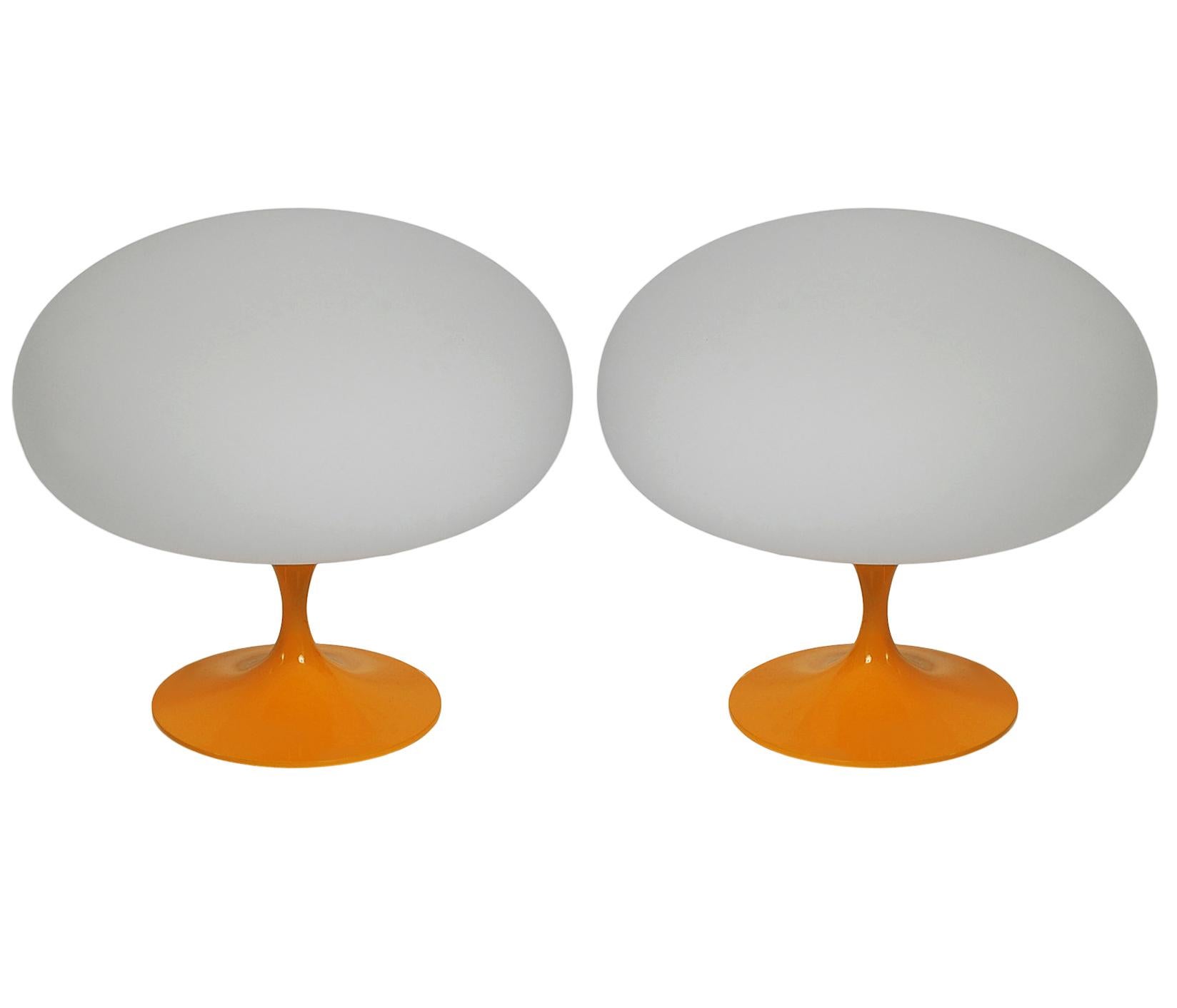 Contemporary Pair of Mid-Century Tulip Table Lamps by Designline in Orange on White Glass For Sale