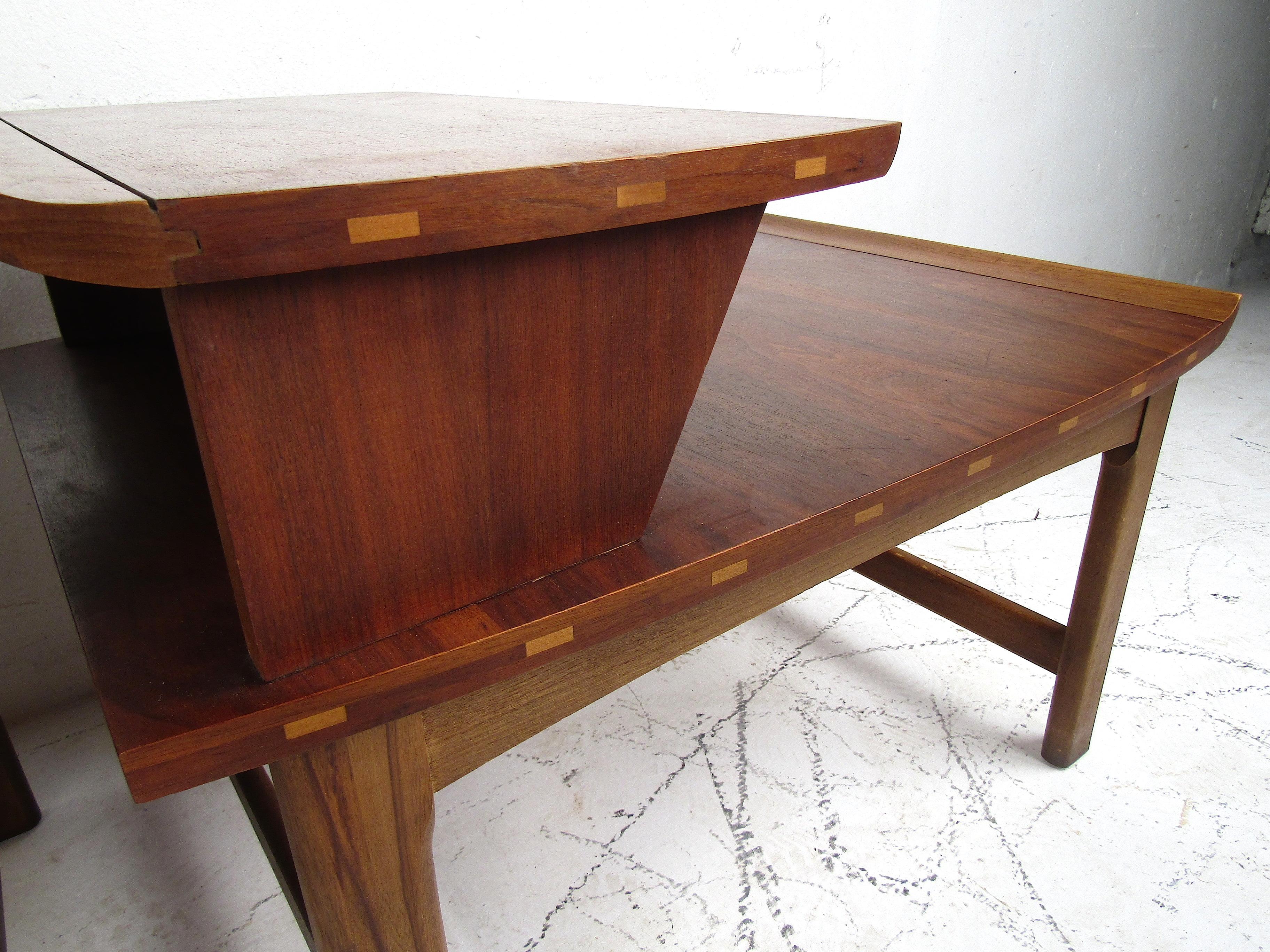 American Pair of Midcentury Two-Tier Side Tables by Lane