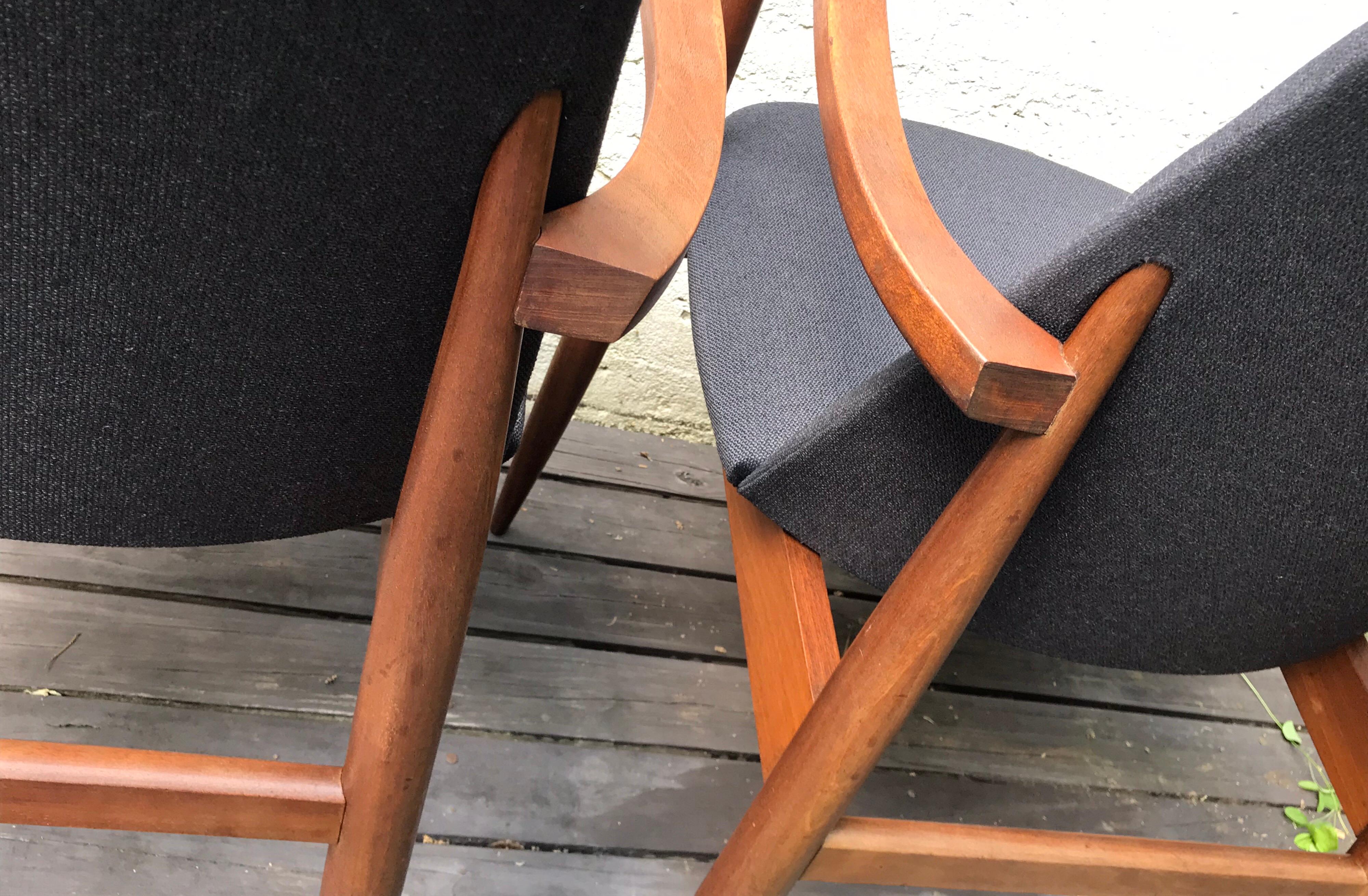 Pair of Mid Century Upholstered Grey Lounge Chairs by Vanson, England, 1960s In Good Condition For Sale In Bedford Hills, NY